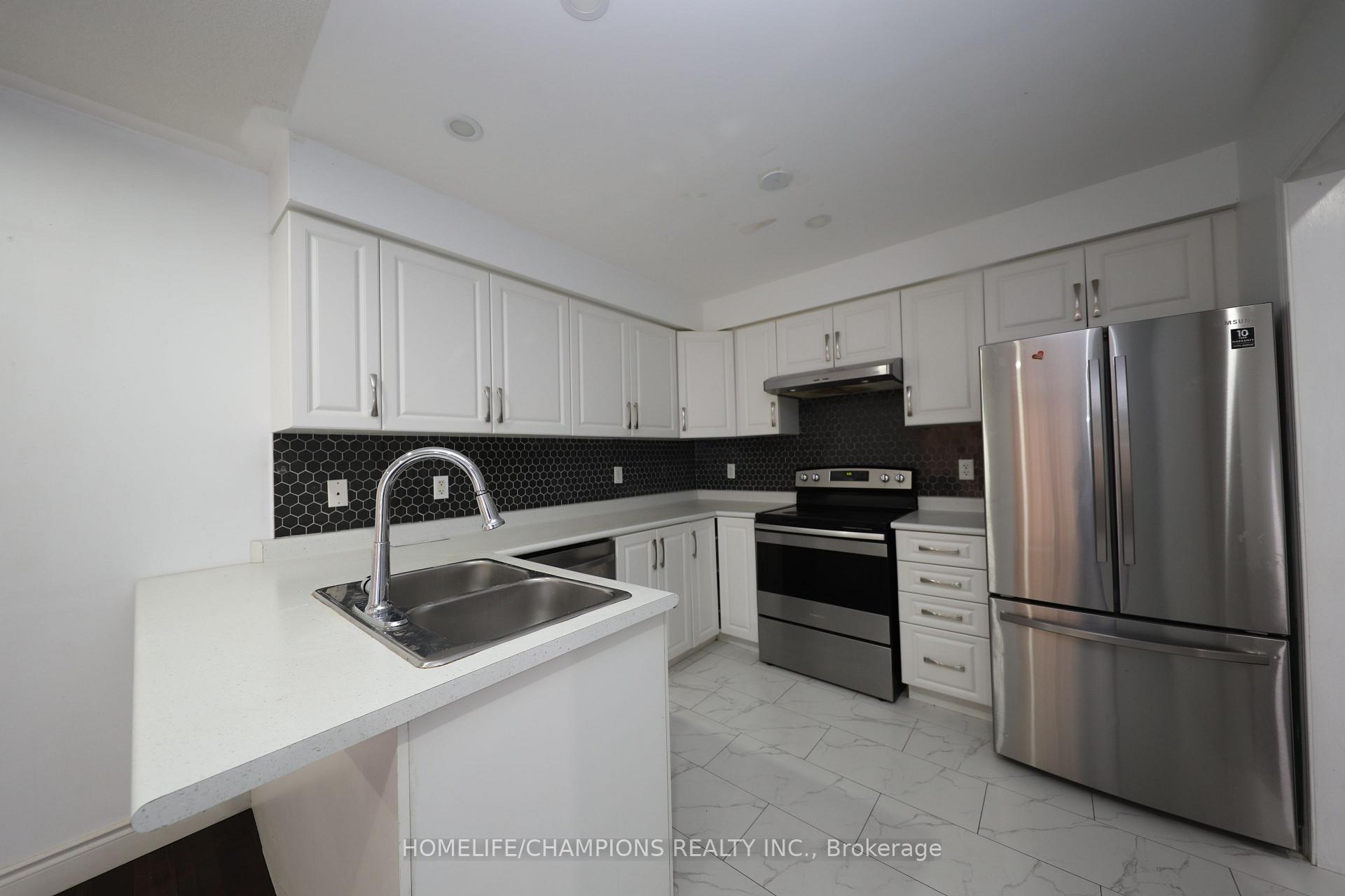 Photo 7 of 18 Lawrence Town Street, Ajax, South West — HOMEH