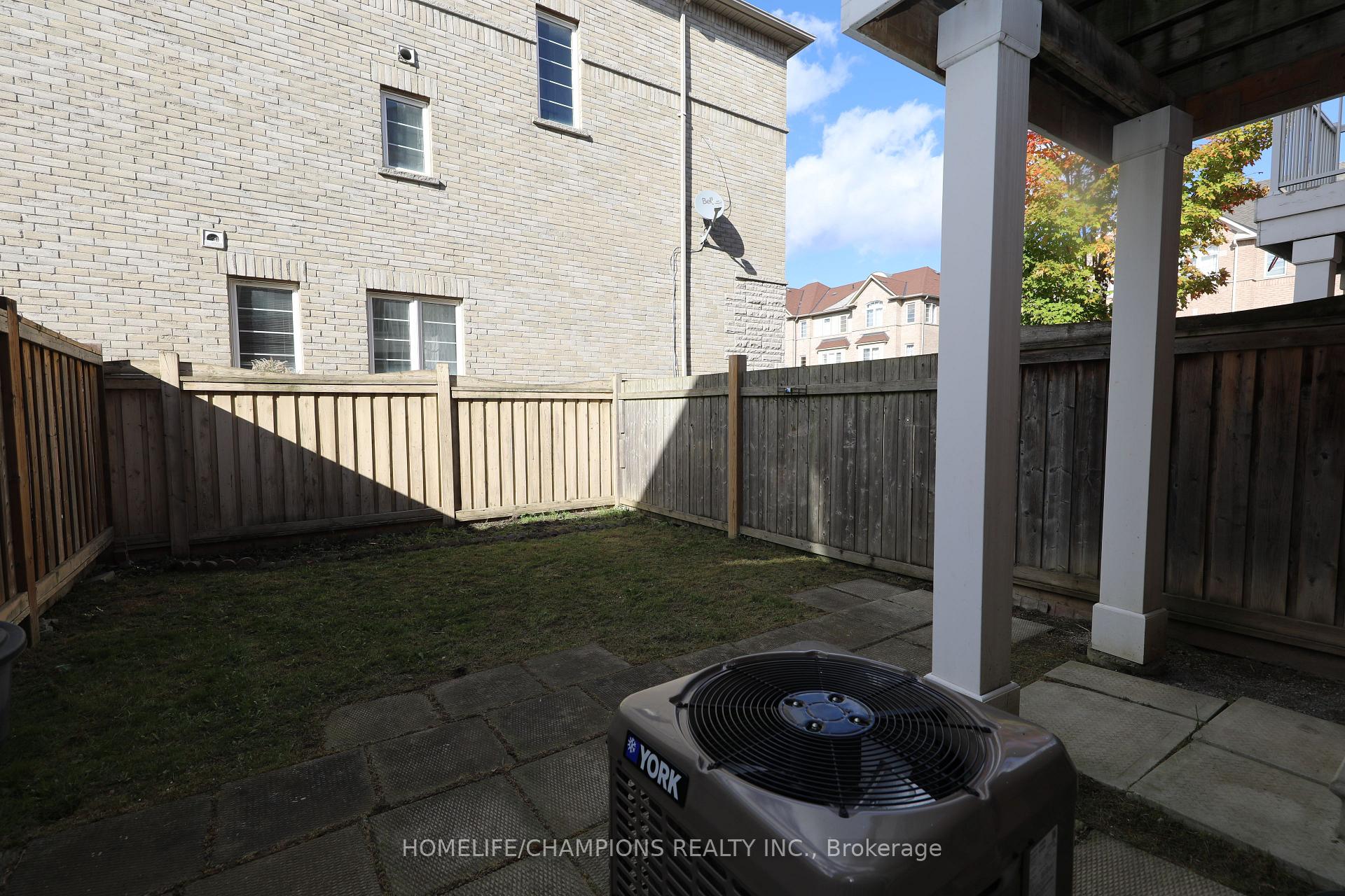 Photo 16 of 18 Lawrence Town Street, Ajax, South West — HOMEH