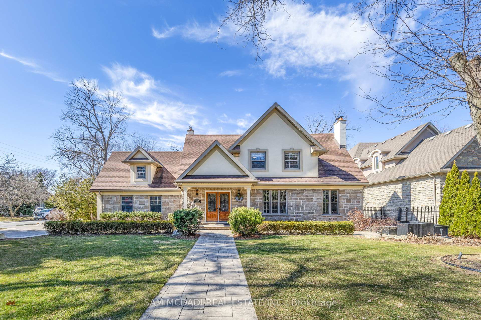 Front of 3325 Lakeshore Road