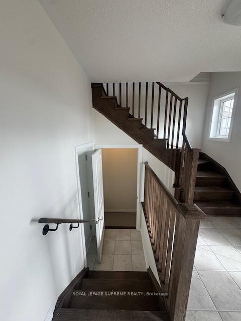 Photo 4 of 89 Blue Pond Drive, Brampton, Northwest Brampton — HOMEH