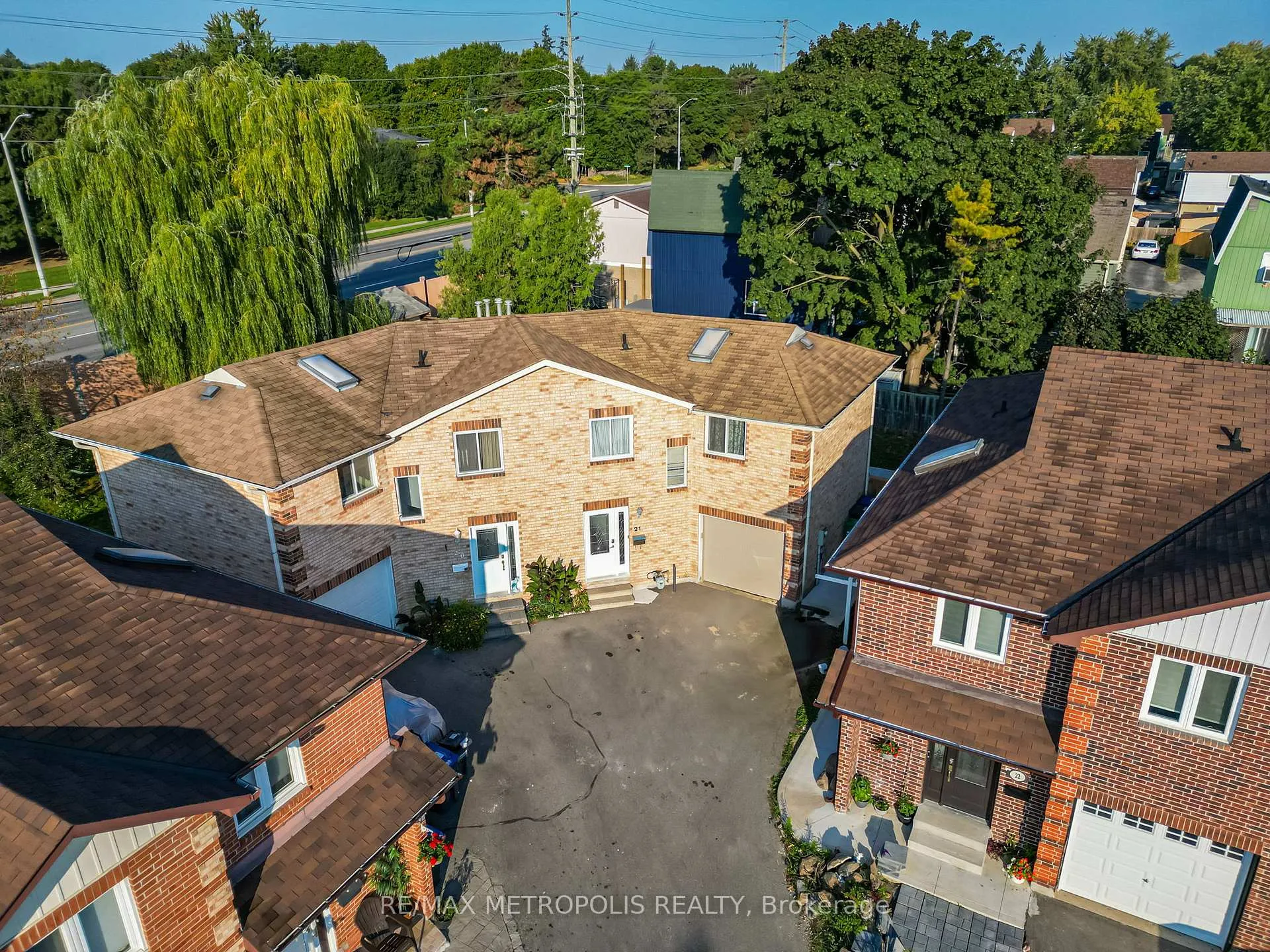 Photo 2 of 21 Hetherington Place, Brampton, Central Park — HOMEH