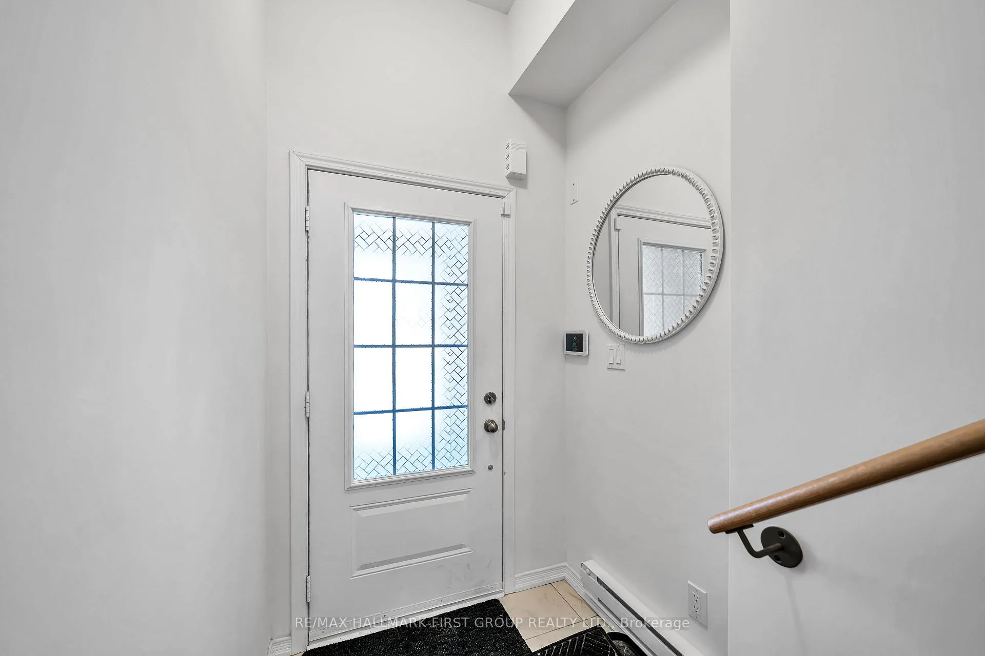 Photo 4 of 137 Danzatore Path, Oshawa, Windfields — HOMEH
