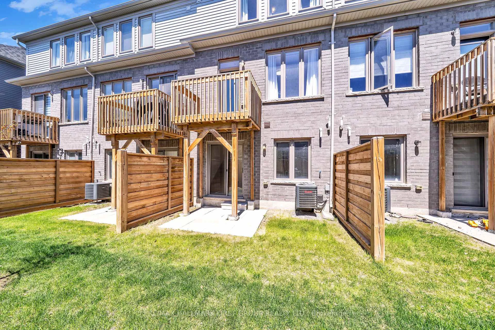 Photo 28 of 137 Danzatore Path, Oshawa, Windfields — HOMEH