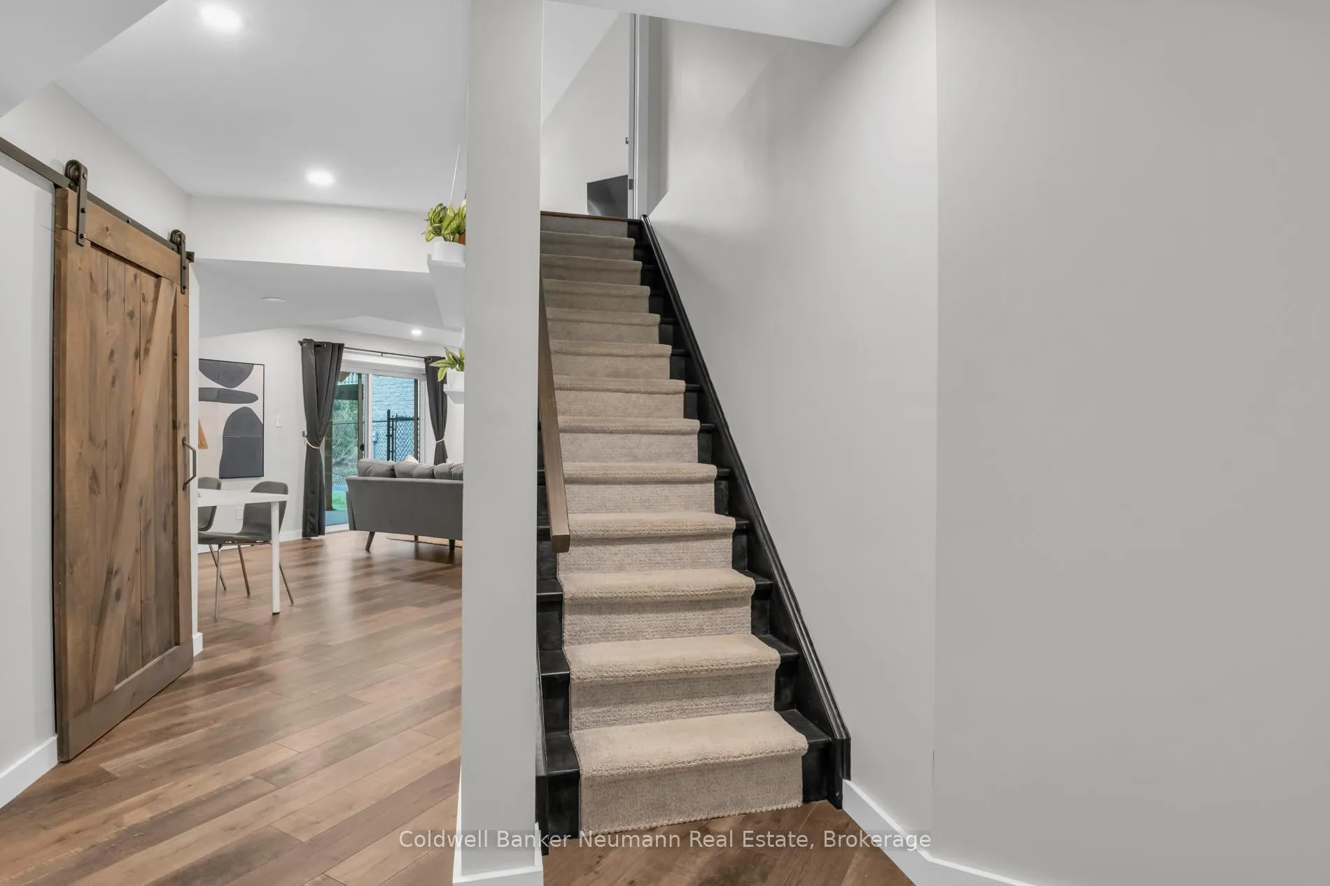 Photo 28 of 36 Jenson Boulevard, Guelph, Pineridge/Westminster Woods — HOMEH
