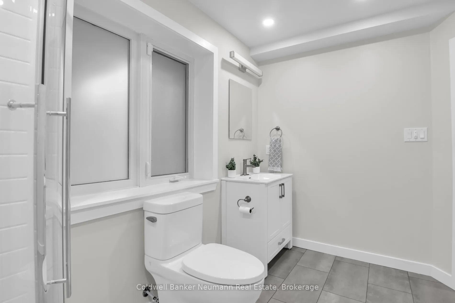 Photo 34 of 36 Jenson Boulevard, Guelph, Pineridge/Westminster Woods — HOMEH