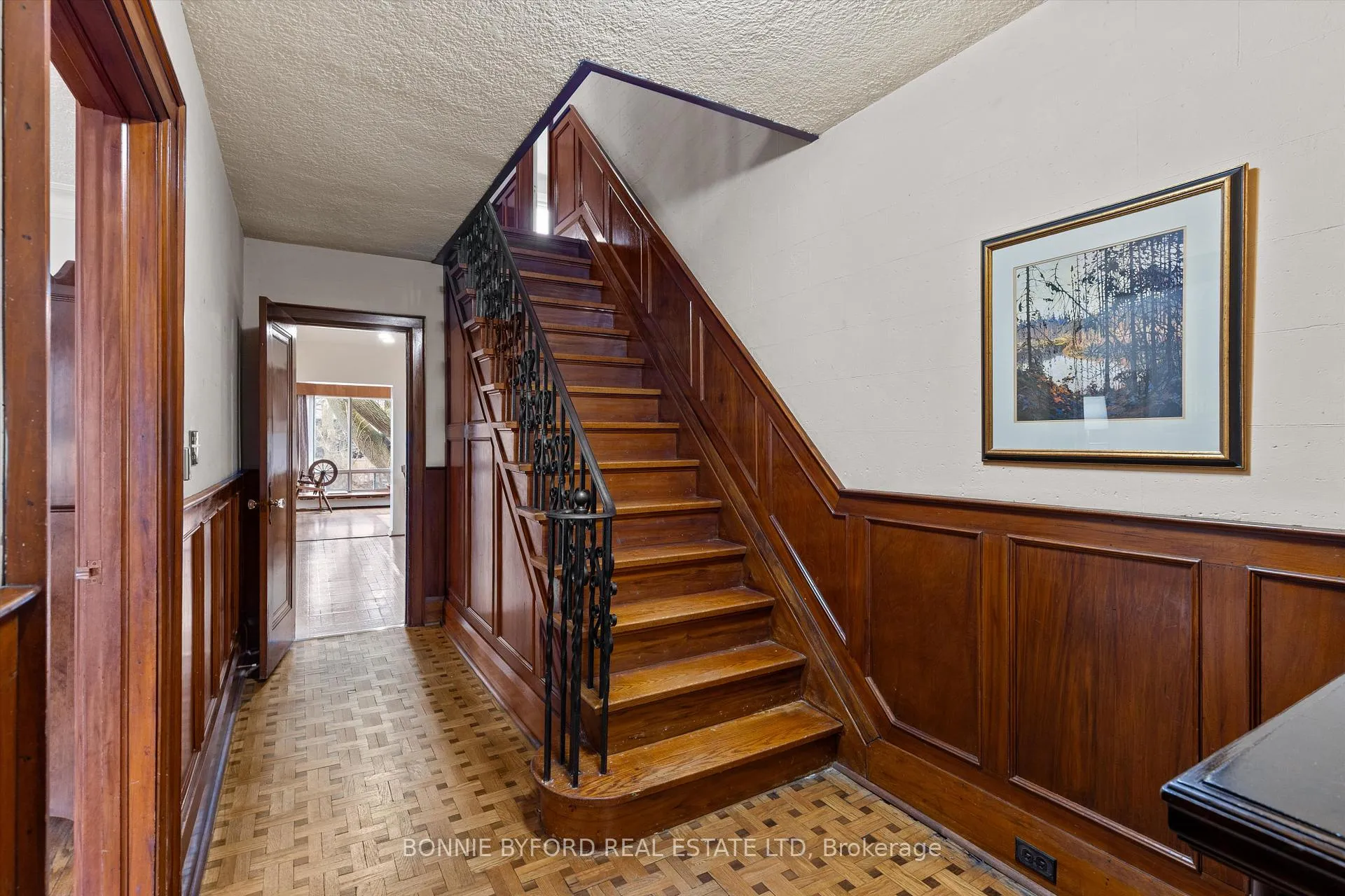 Photo 4 of 3 Fleming Crescent, Toronto, Leaside — HOMEH