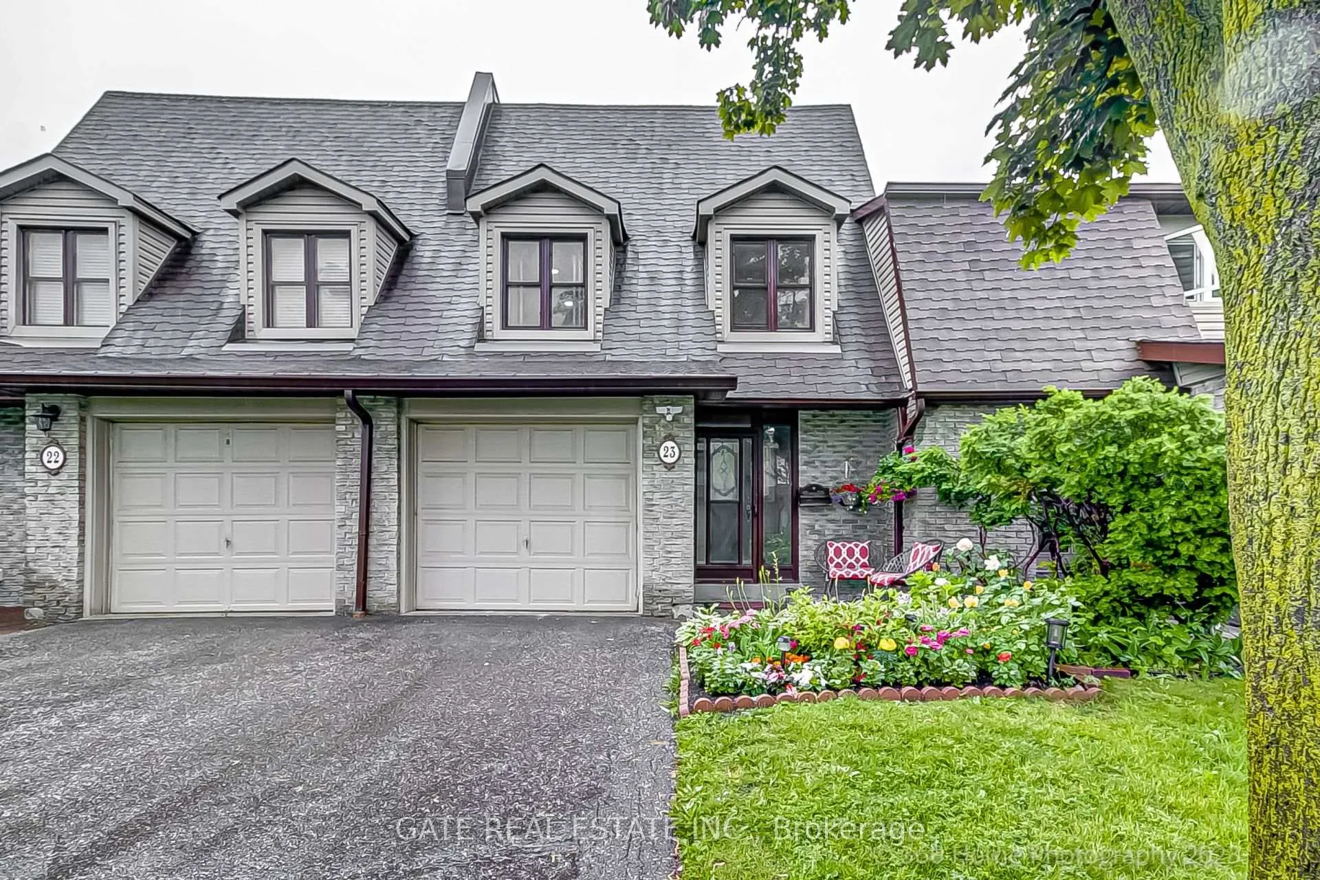 Front of 23 Greenwich Circle