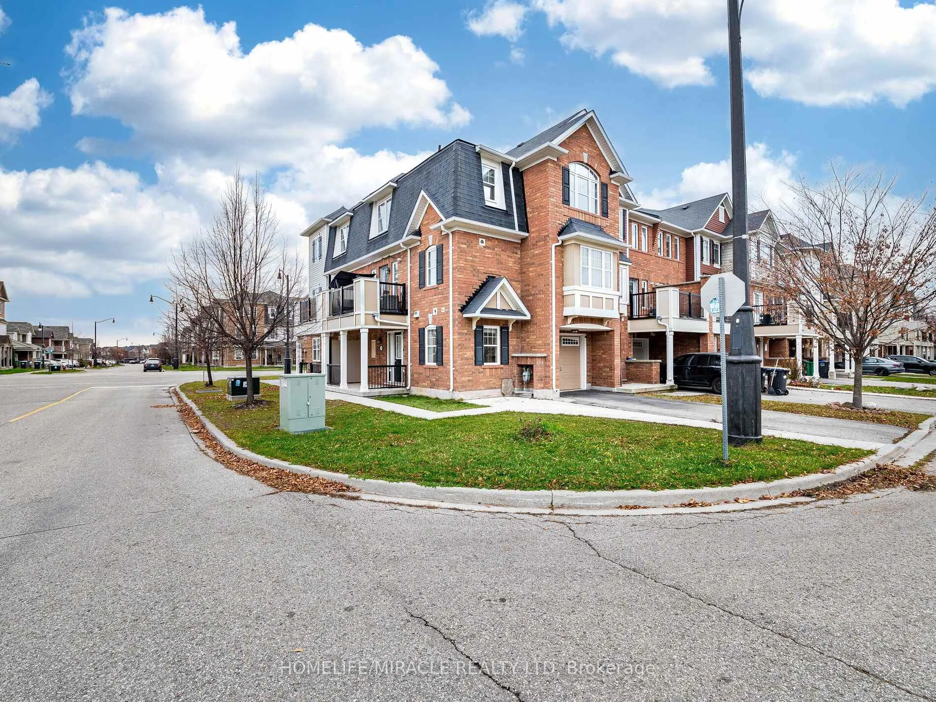 Photo 1 of 4 Baby Pointe Trail, Brampton, Northwest Brampton — HOMEH