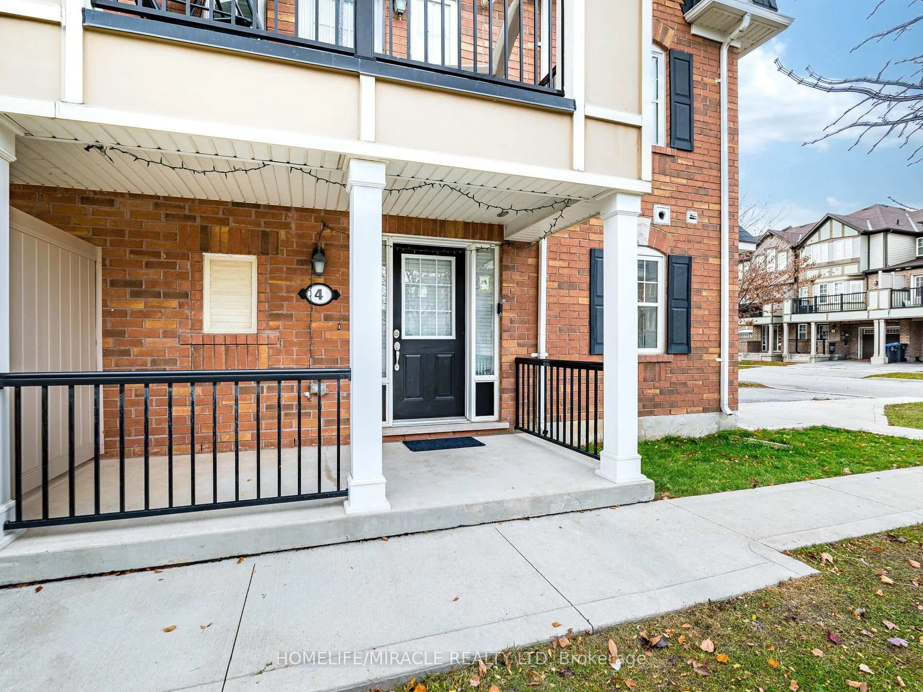 Photo 5 of 4 Baby Pointe Trail, Brampton, Northwest Brampton — HOMEH
