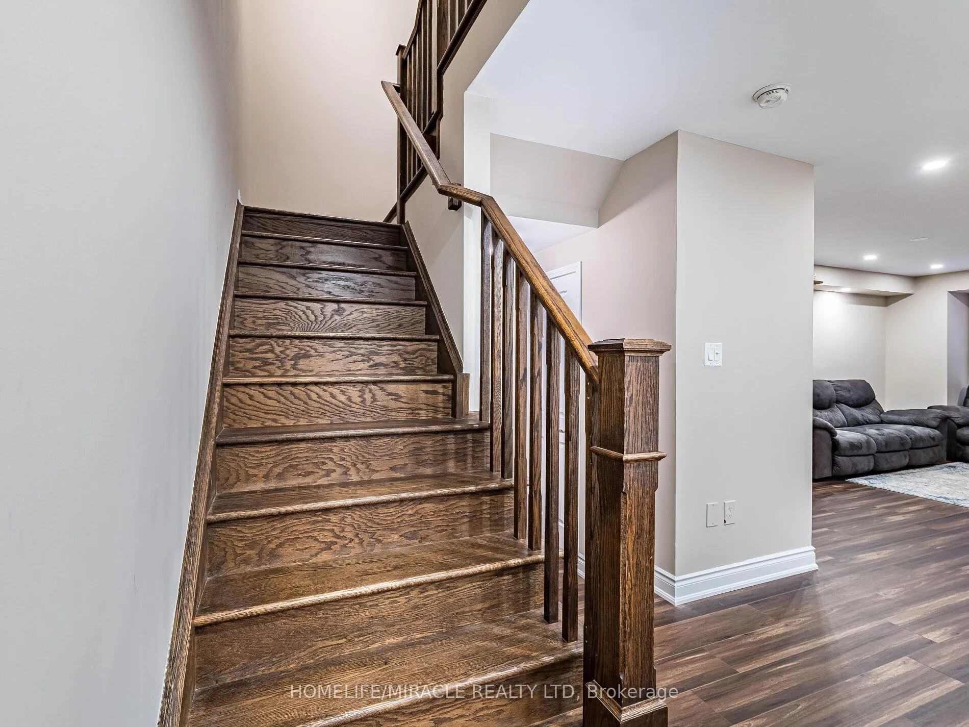 Photo 31 of 4 Baby Pointe Trail, Brampton, Northwest Brampton — HOMEH