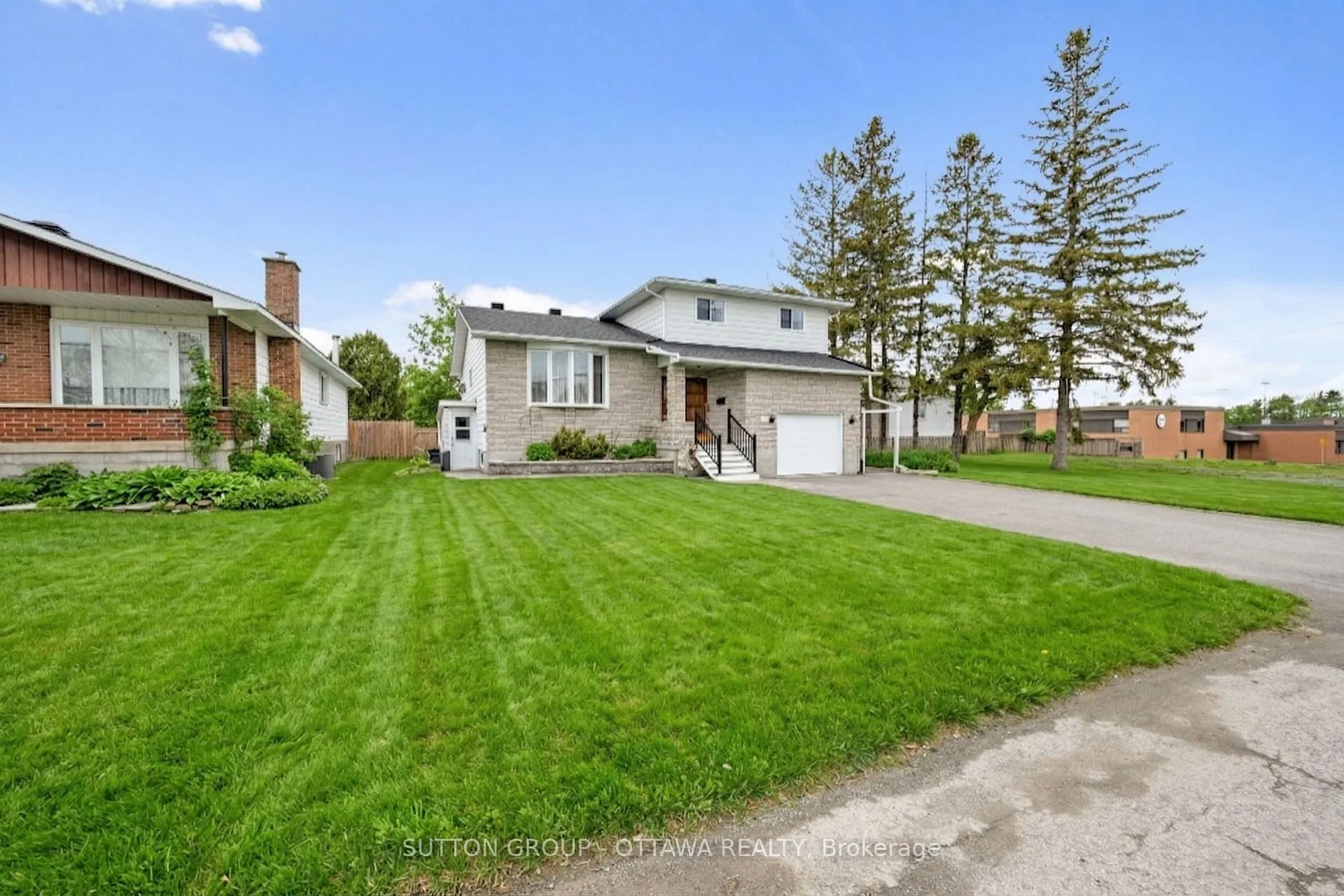 Photo 1 of 1112 St Pierre Street, Ottawa, Convent Glen South — HOMEH