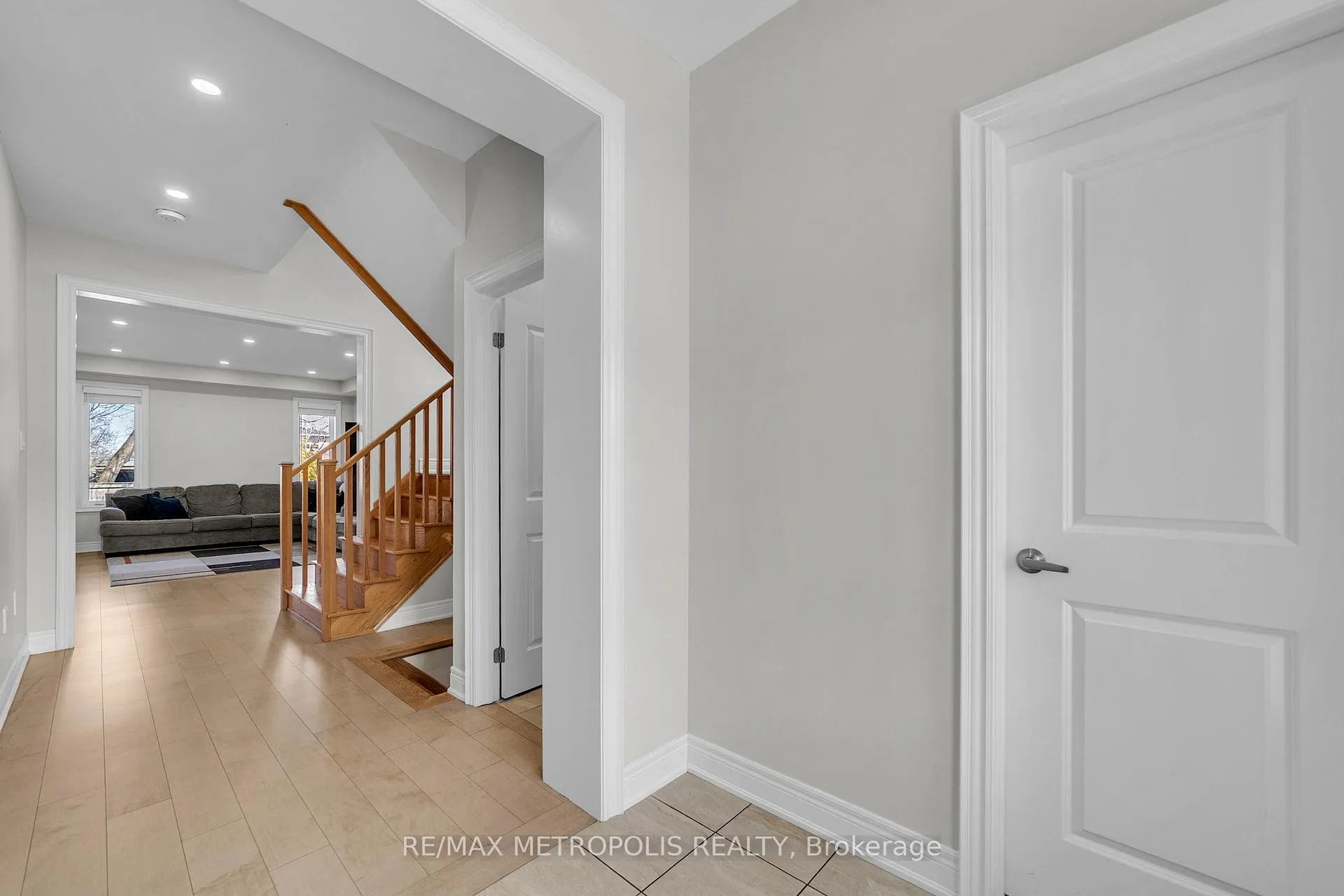 Photo 5 of 80 Pridham Place, New Tecumseth, Tottenham — HOMEH