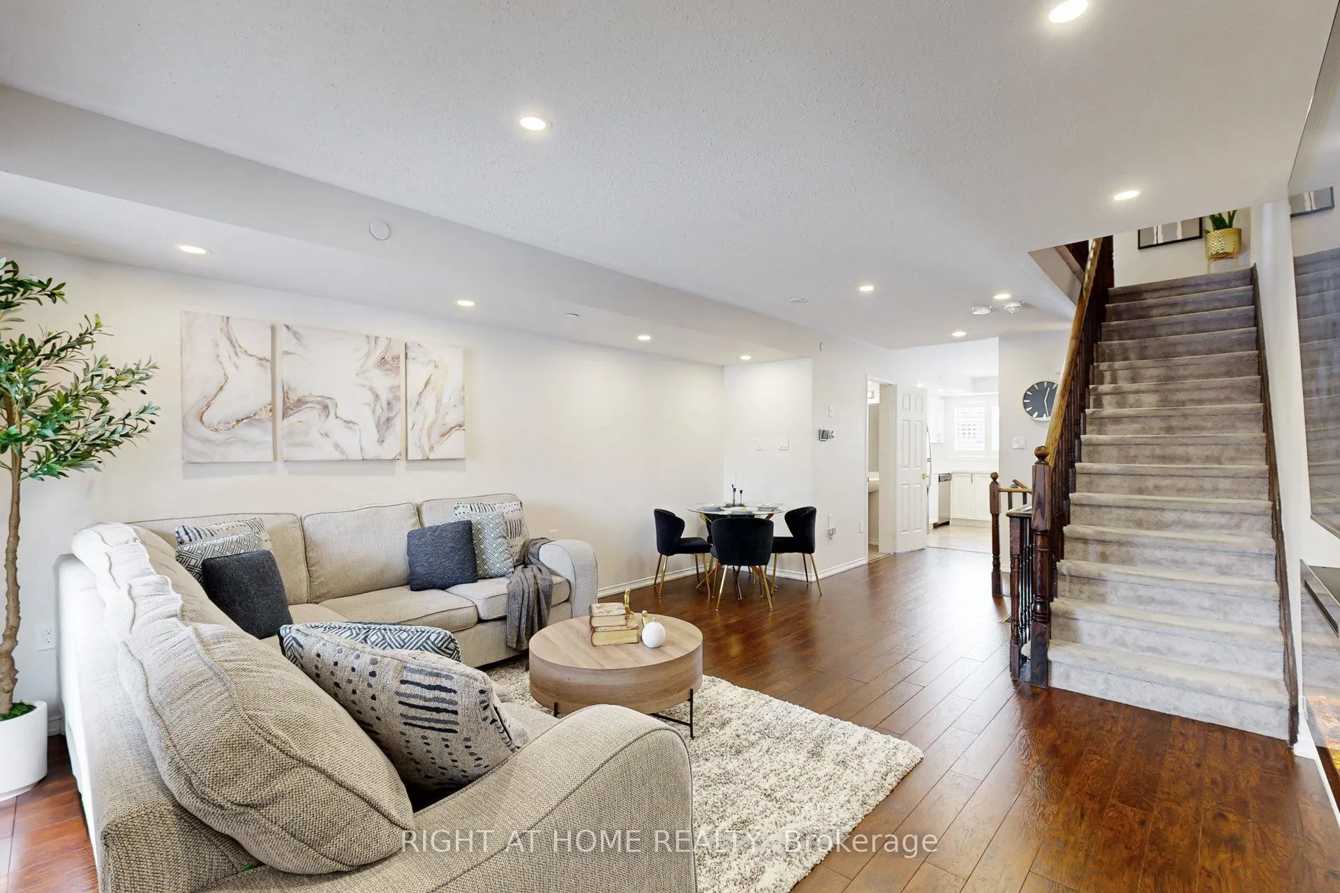Photo 6 of 2558 Bromus Path, Oshawa, Windfields — HOMEH