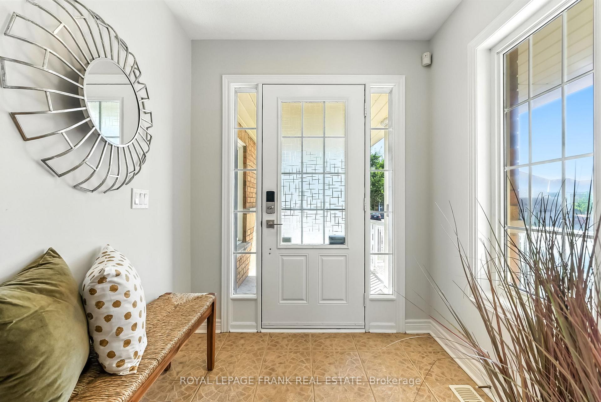Photo 3 of 34 Rosswell Drive, Clarington, Courtice — HOMEH