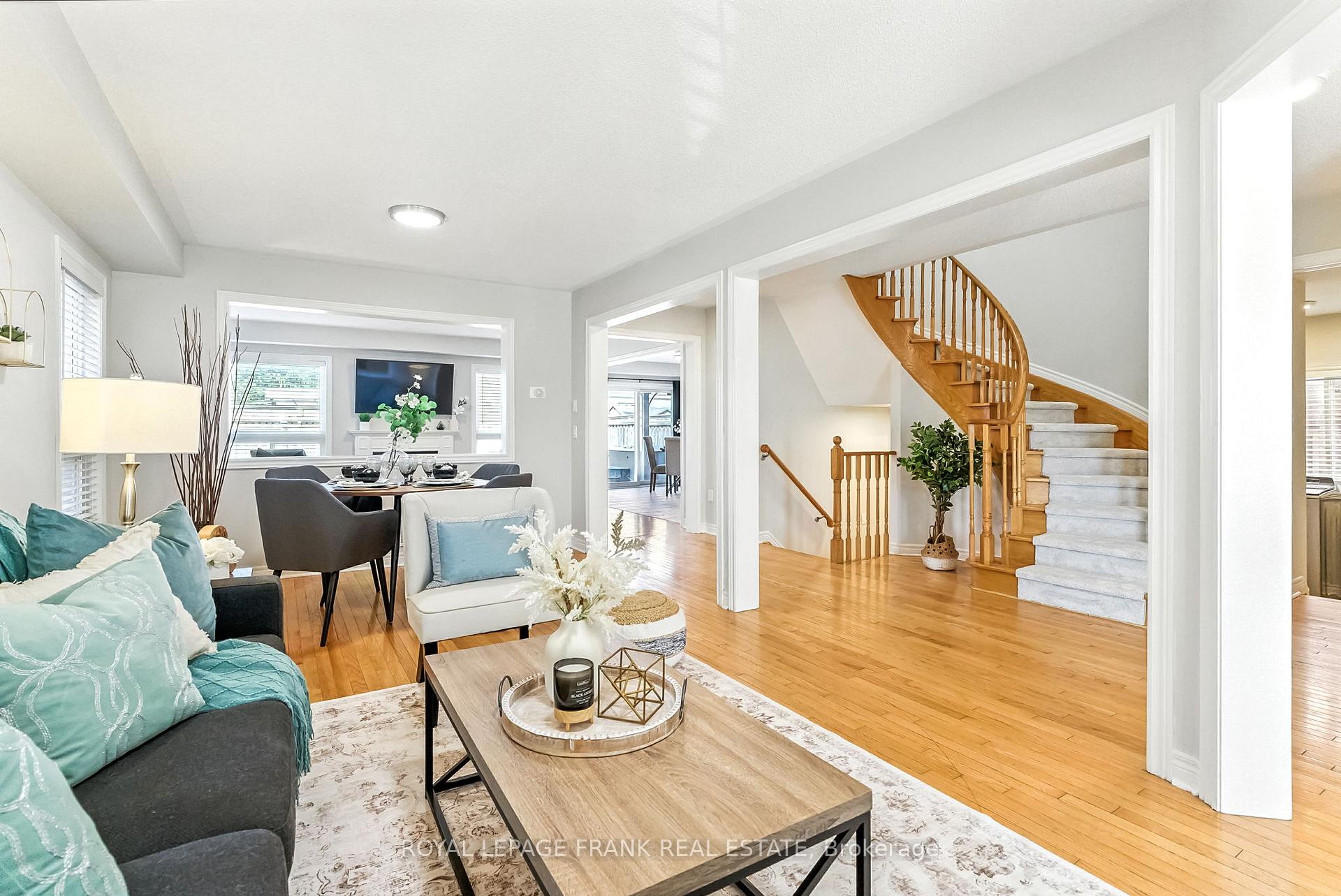 Photo 5 of 34 Rosswell Drive, Clarington, Courtice — HOMEH