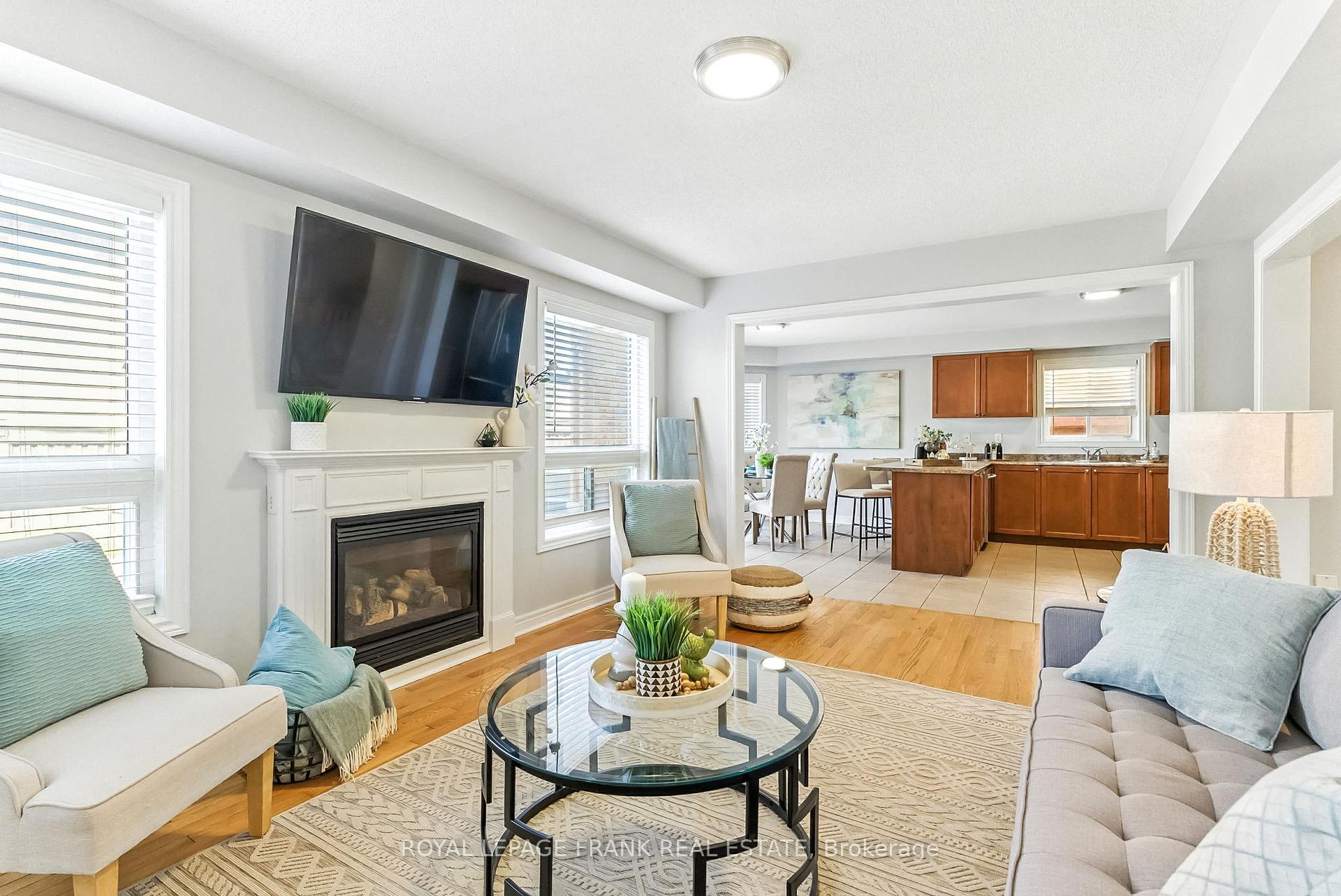 Photo 10 of 34 Rosswell Drive, Clarington, Courtice — HOMEH