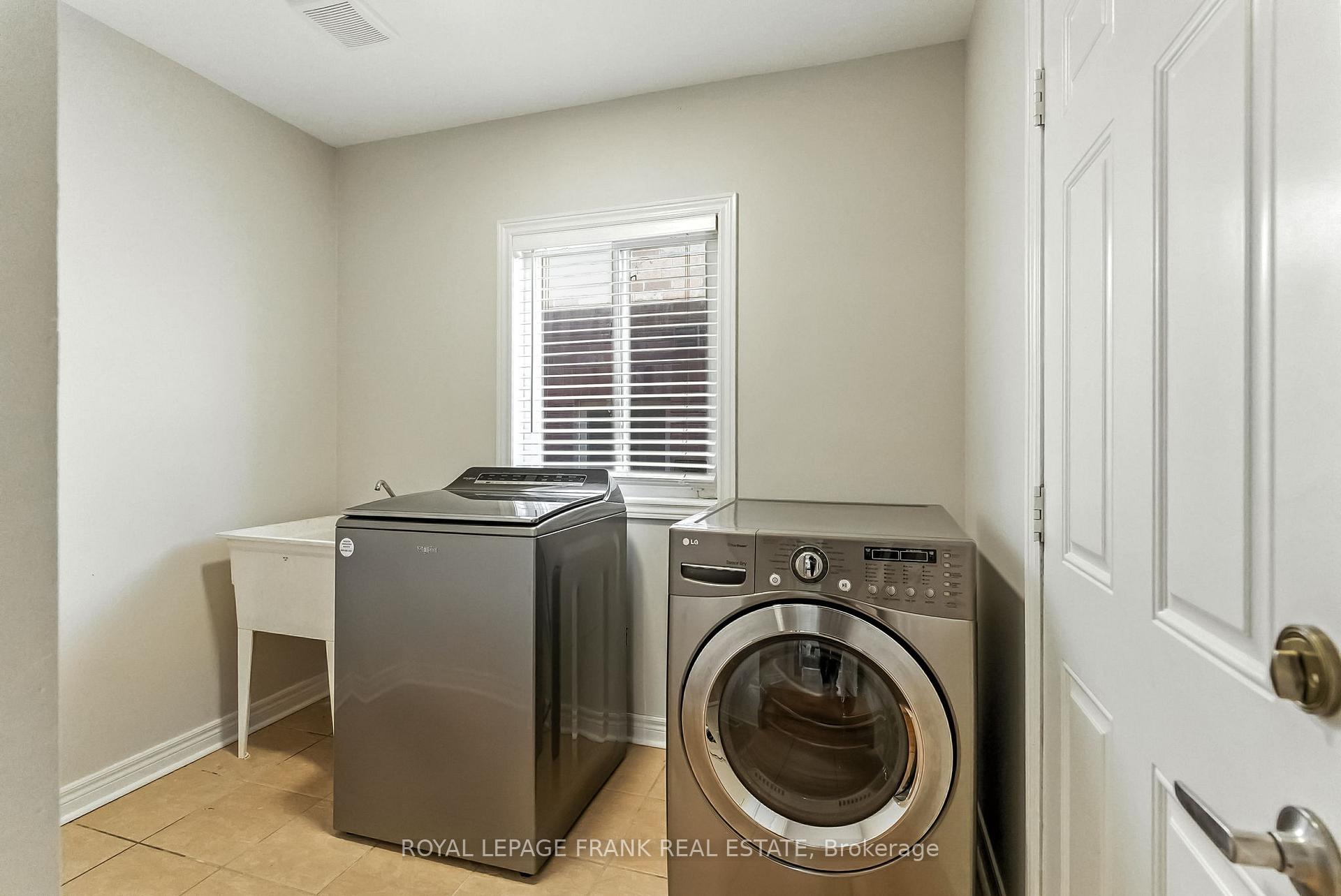 Photo 15 of 34 Rosswell Drive, Clarington, Courtice — HOMEH