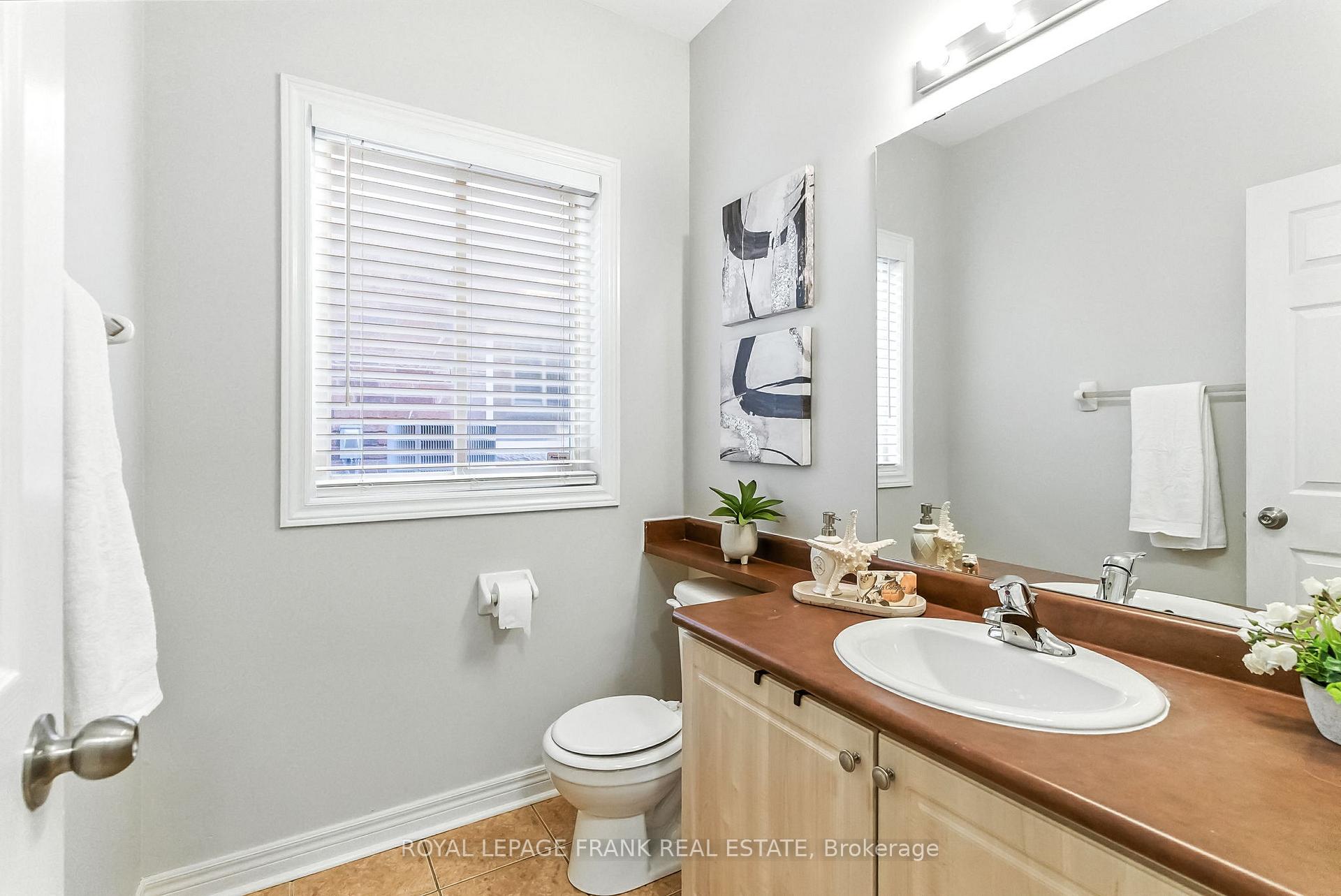 Photo 16 of 34 Rosswell Drive, Clarington, Courtice — HOMEH