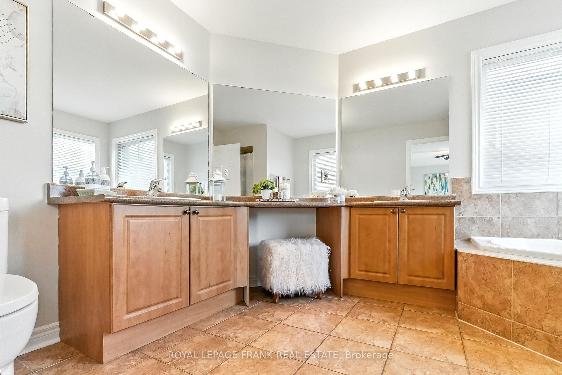 Photo 22 of 34 Rosswell Drive, Clarington, Courtice — HOMEH