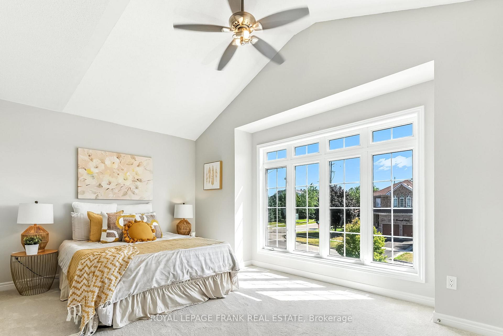 Photo 24 of 34 Rosswell Drive, Clarington, Courtice — HOMEH