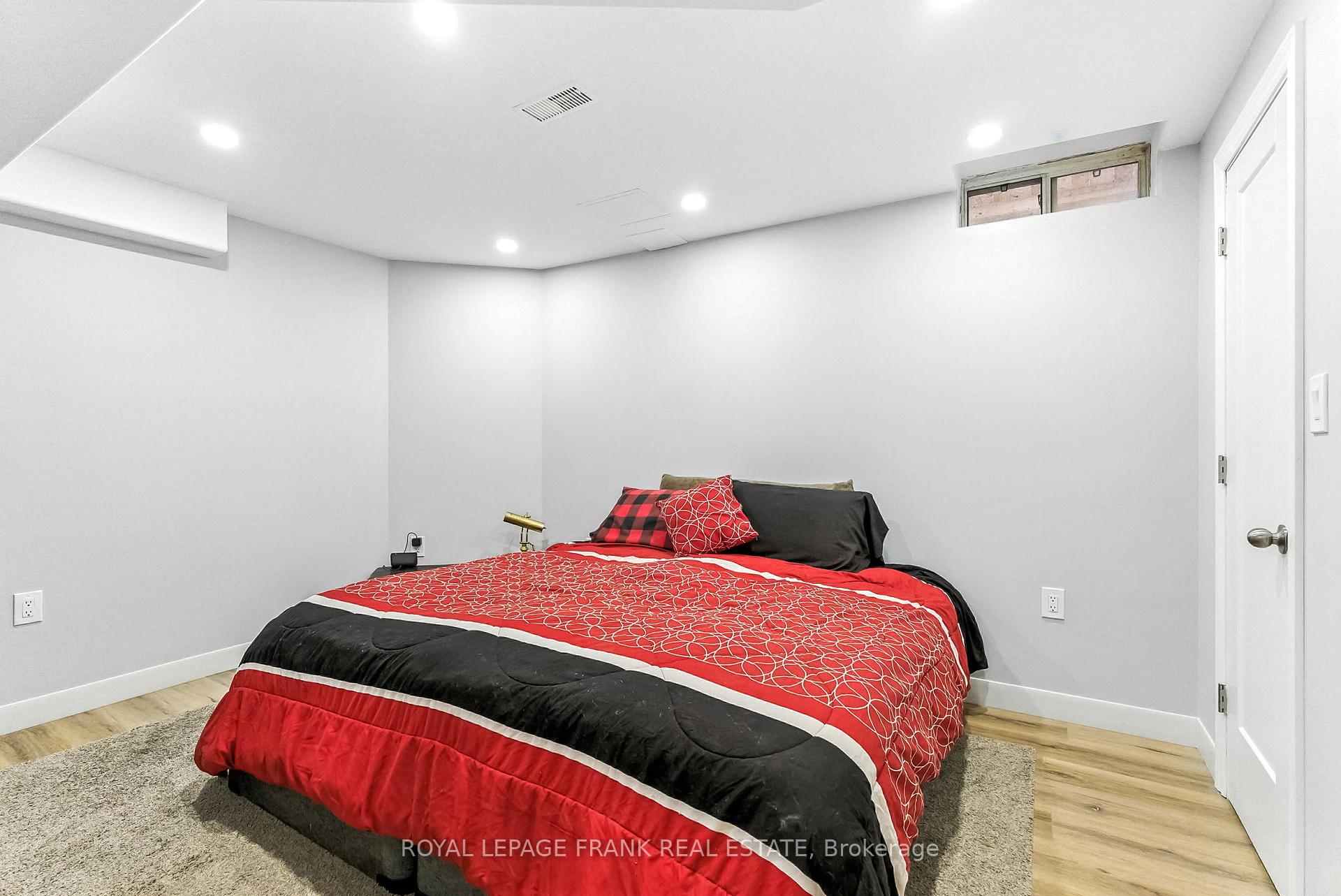 Photo 35 of 34 Rosswell Drive, Clarington, Courtice — HOMEH