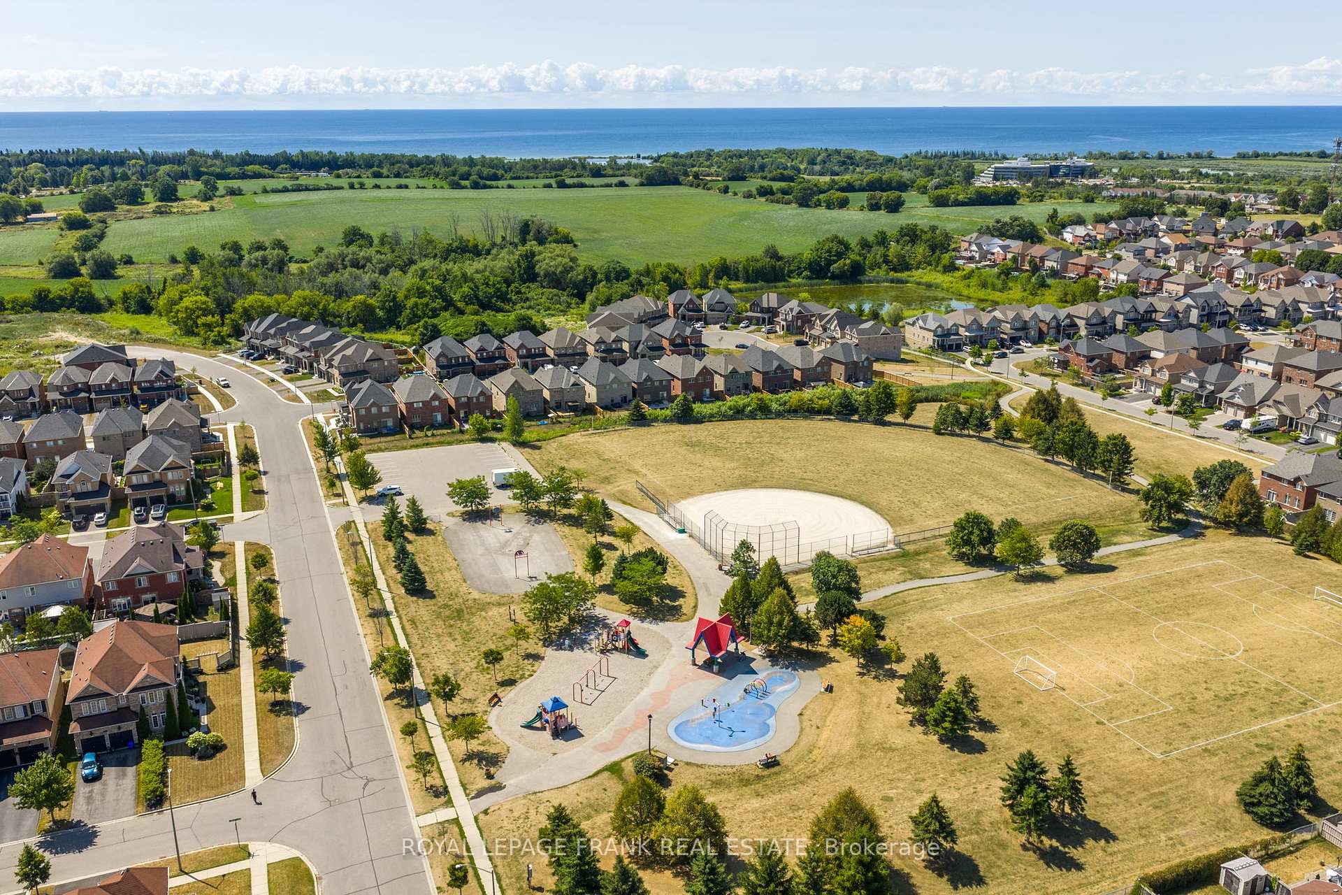 Photo 46 of 34 Rosswell Drive, Clarington, Courtice — HOMEH