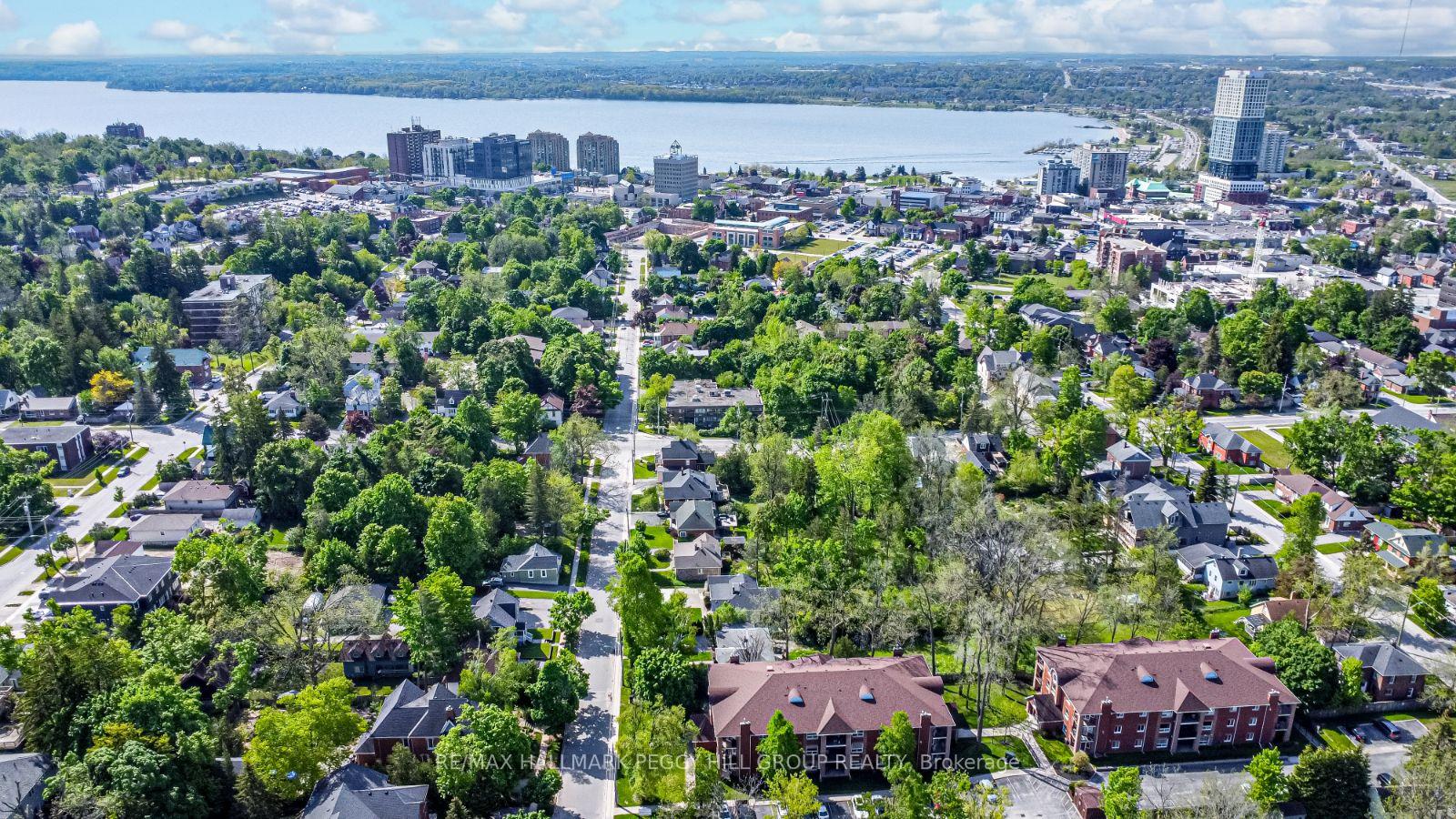 Photo 2 of 152 Owen Street, Barrie, Wellington — HOMEH