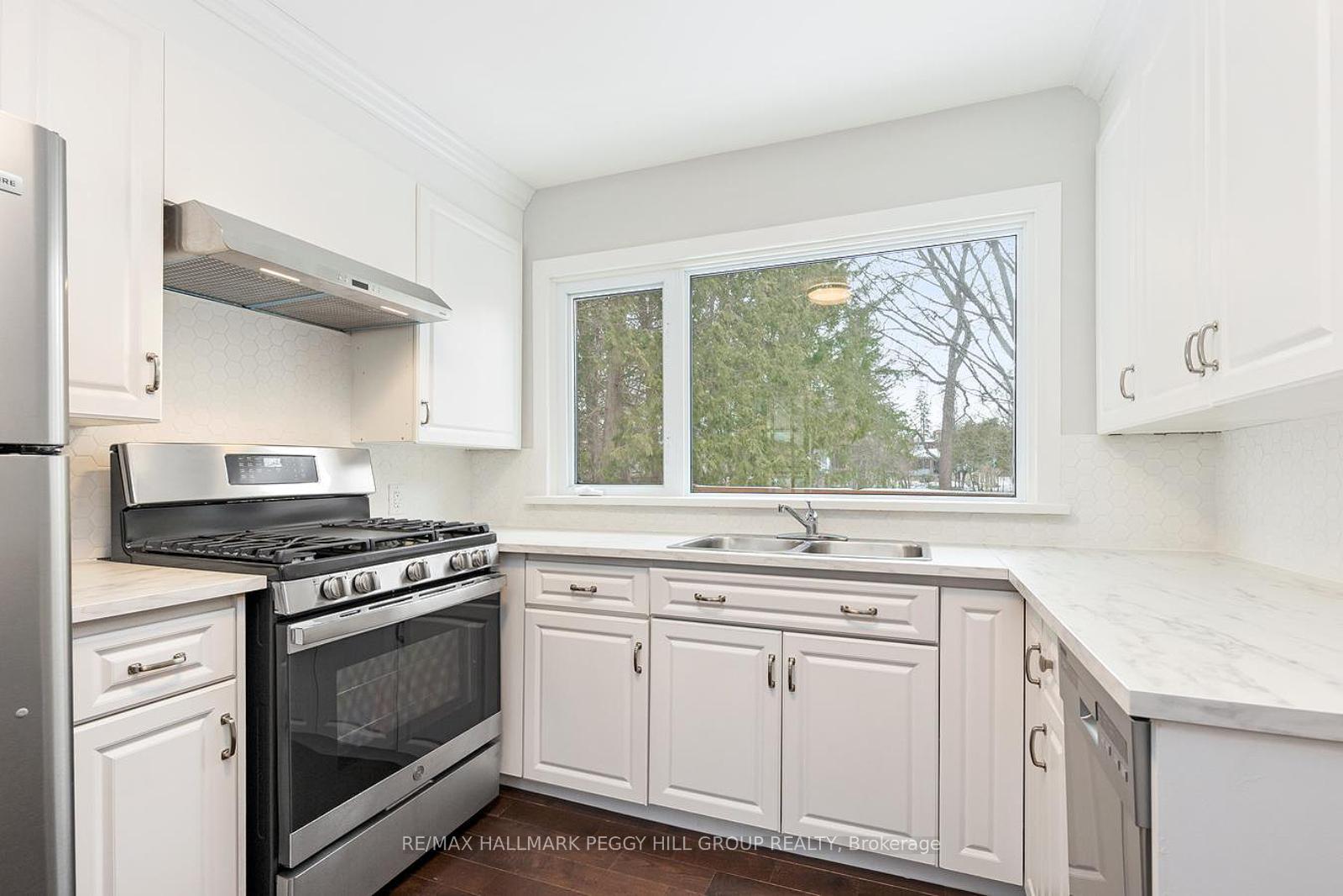 Photo 9 of 152 Owen Street, Barrie, Wellington — HOMEH