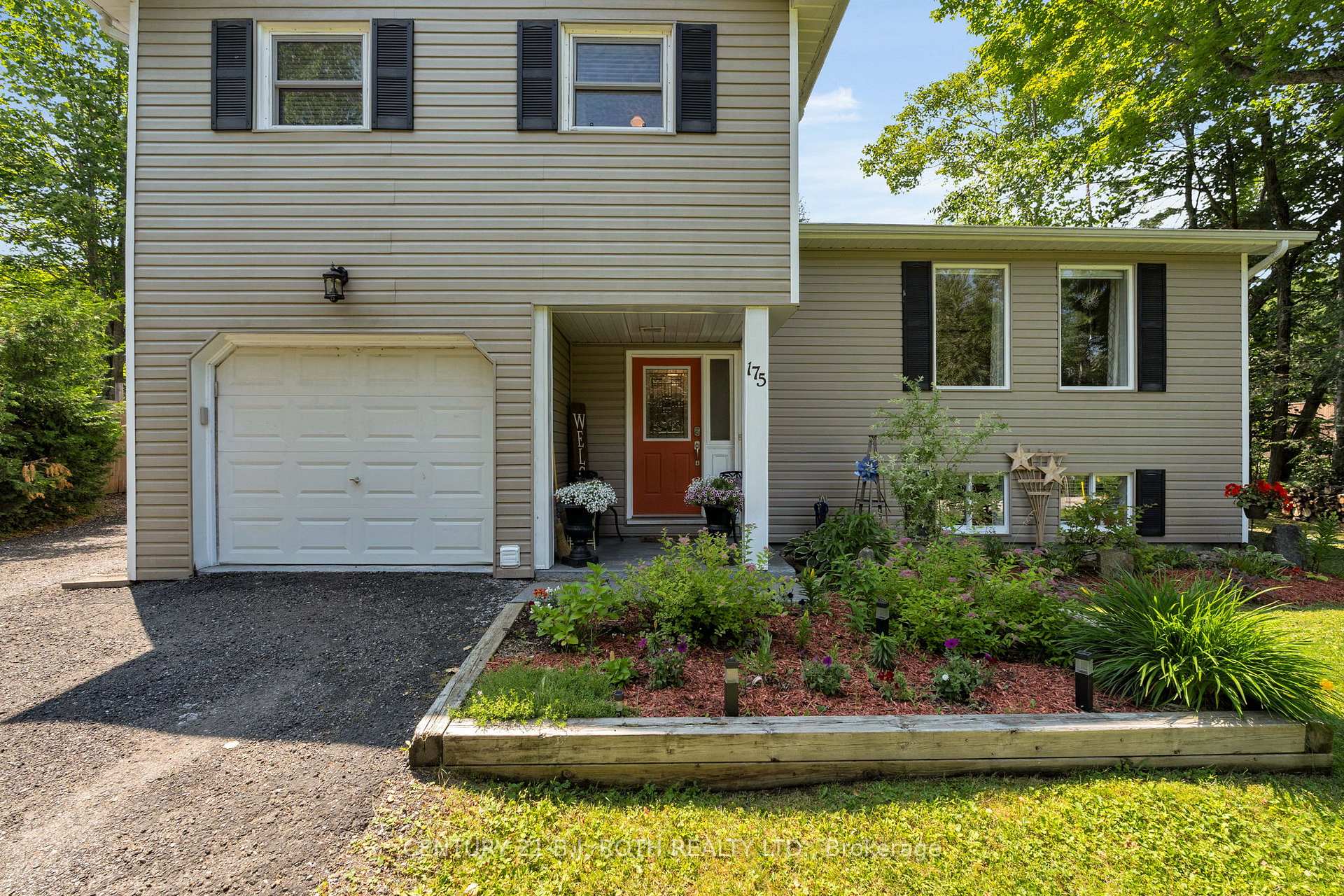 Photo 3 of 175 Segwun Boulevard, Gravenhurst, Muskoka (S) — HOMEH