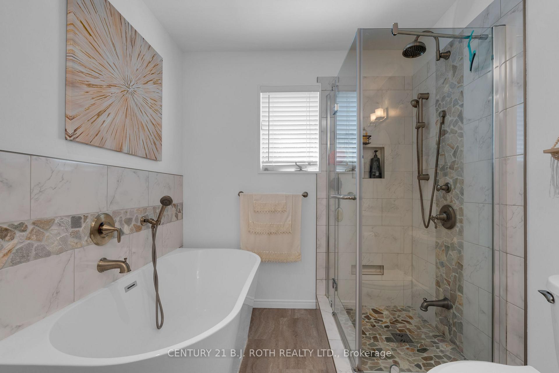 Photo 13 of 175 Segwun Boulevard, Gravenhurst, Muskoka (S) — HOMEH