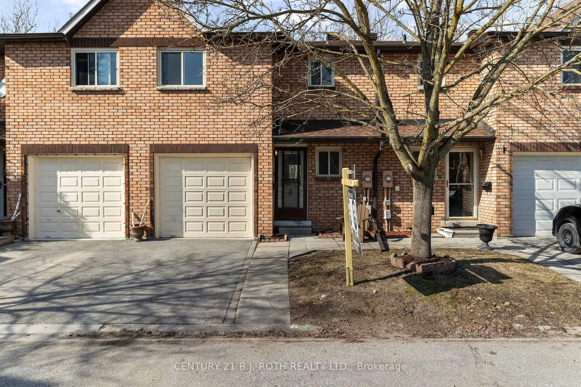 Front of 9 Evergreen Court