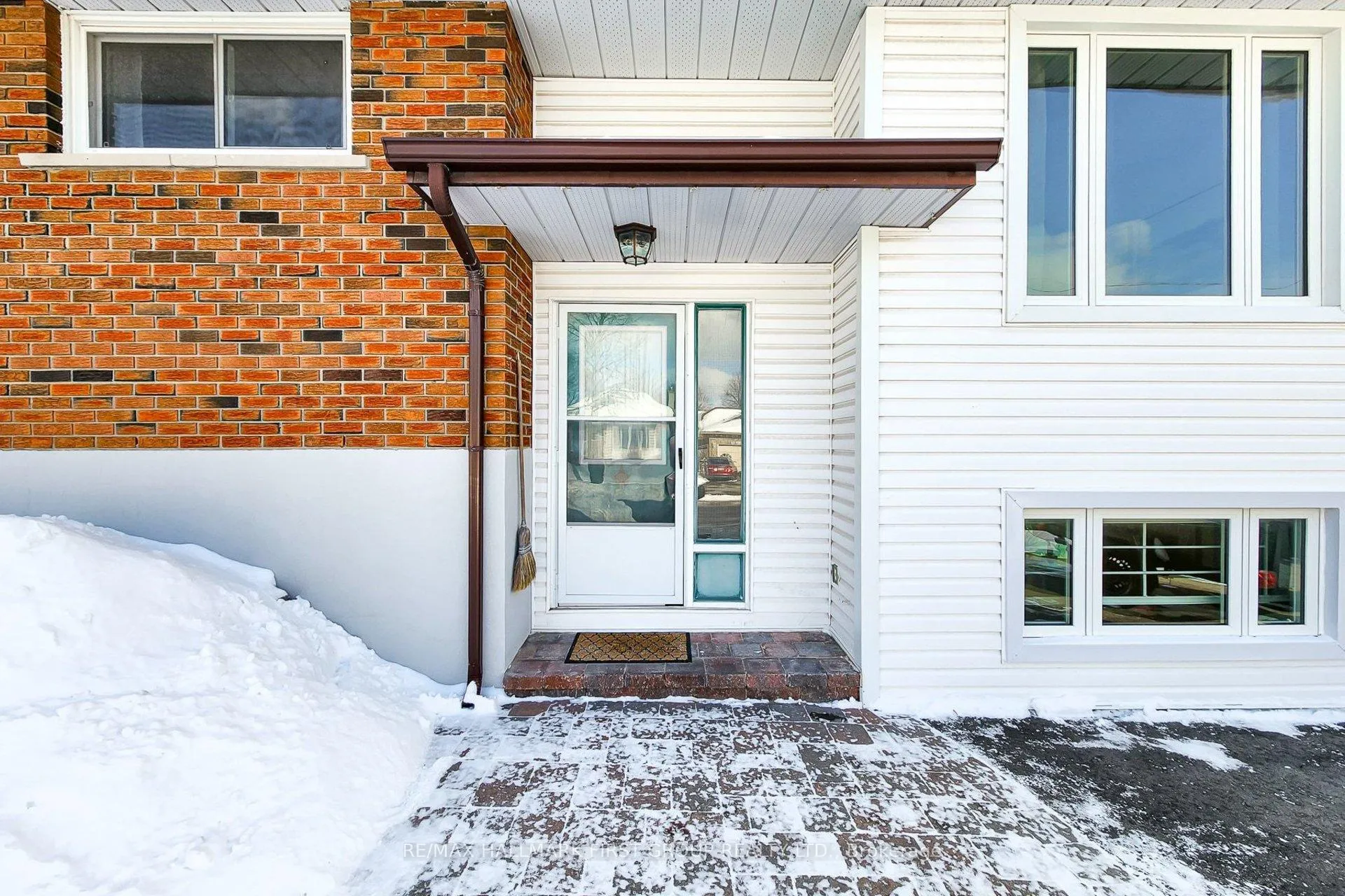 Photo 4 of 209 Johnson Avenue, Whitby, Blue Grass Meadows — HOMEH