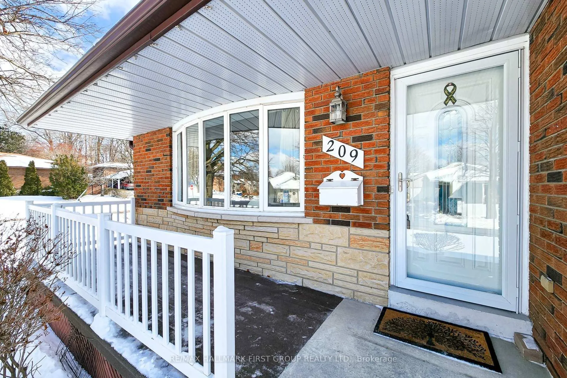 Photo 5 of 209 Johnson Avenue, Whitby, Blue Grass Meadows — HOMEH