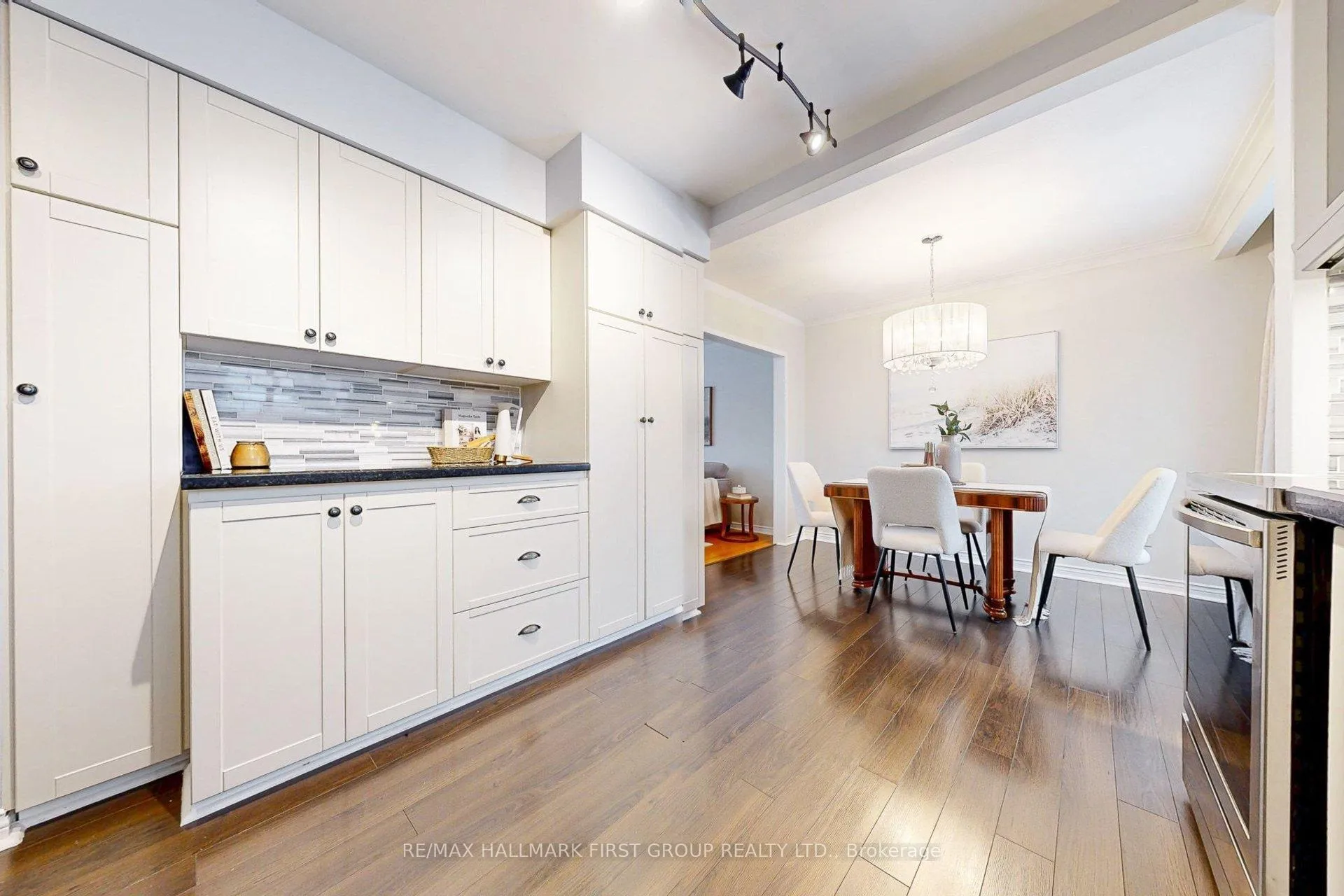 Photo 14 of 209 Johnson Avenue, Whitby, Blue Grass Meadows — HOMEH