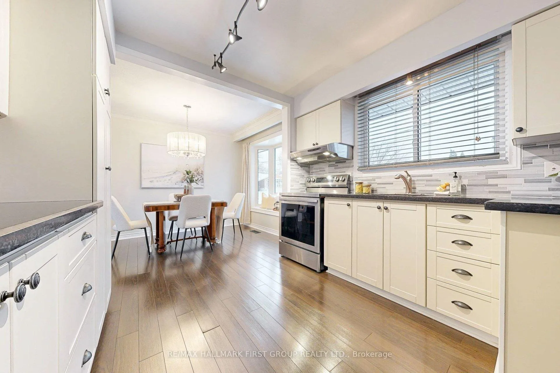 Photo 15 of 209 Johnson Avenue, Whitby, Blue Grass Meadows — HOMEH