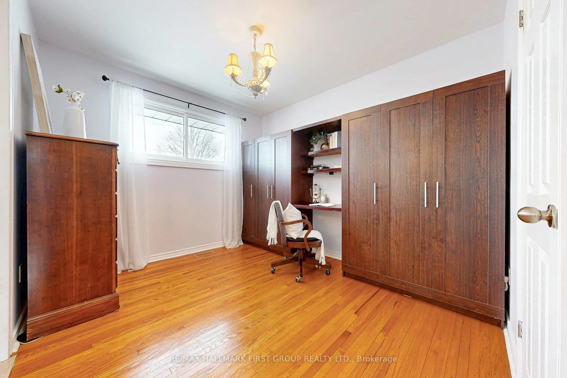 Photo 17 of 209 Johnson Avenue, Whitby, Blue Grass Meadows — HOMEH