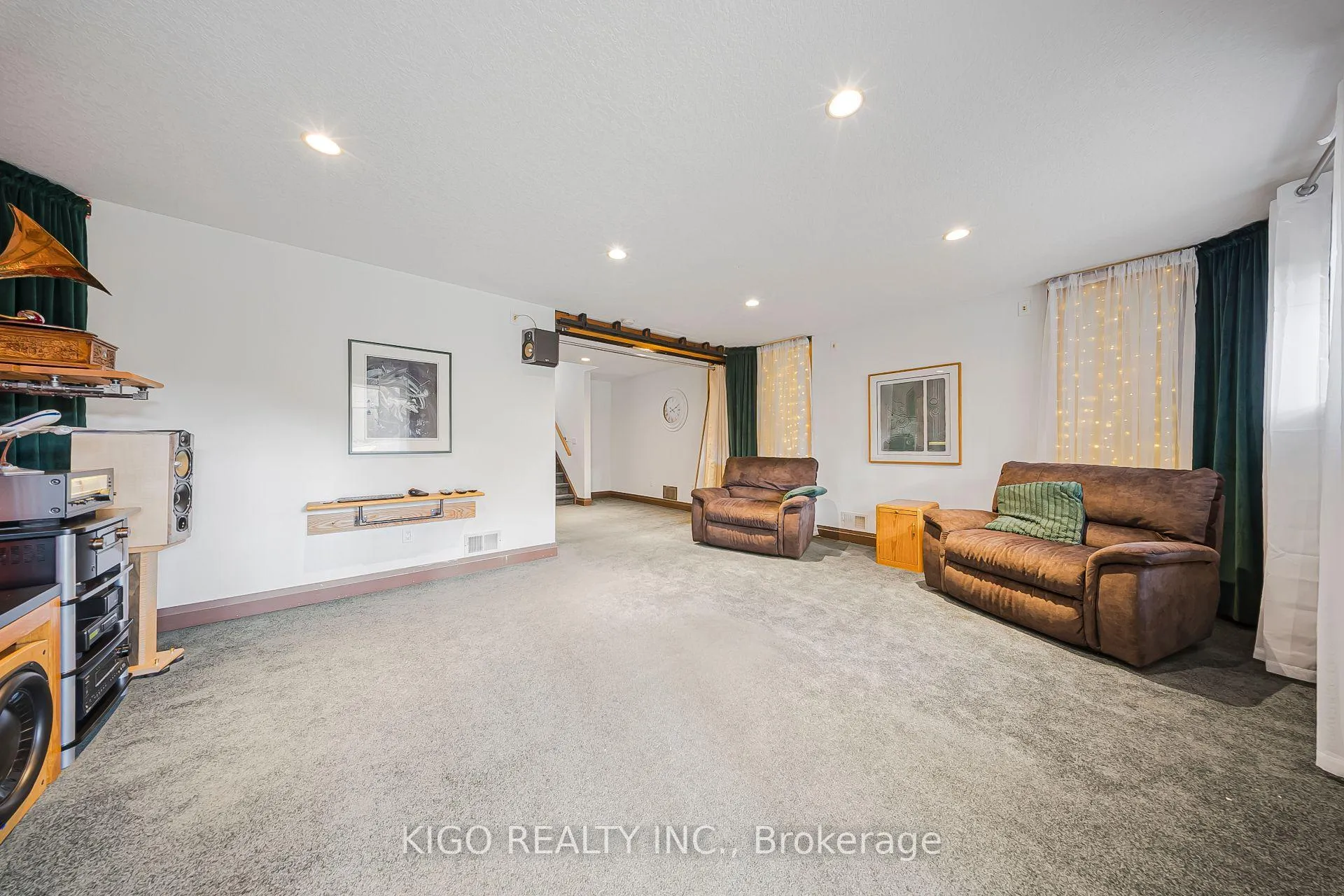 Photo 30 of 11 Renner Drive, Cambridge — HOMEH