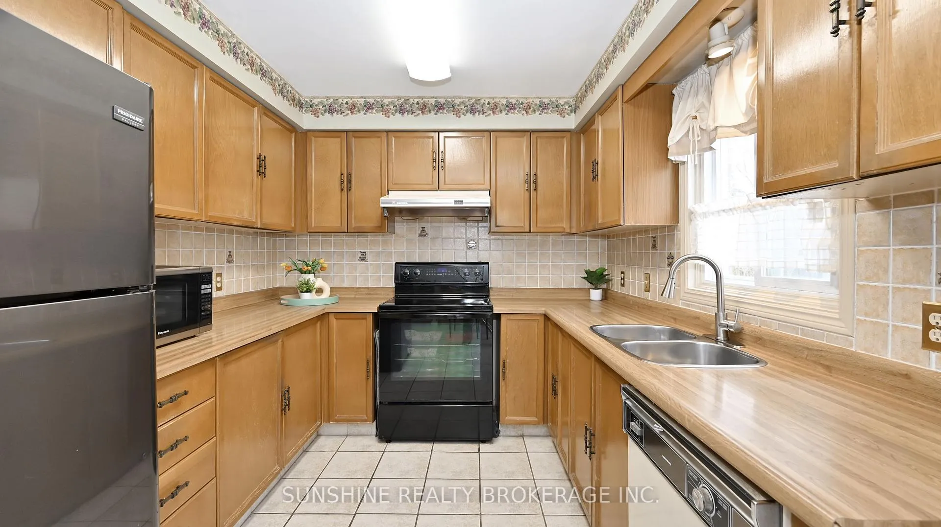 Photo 20 of 36 Hemlock Drive, Markham, Raymerville — HOMEH