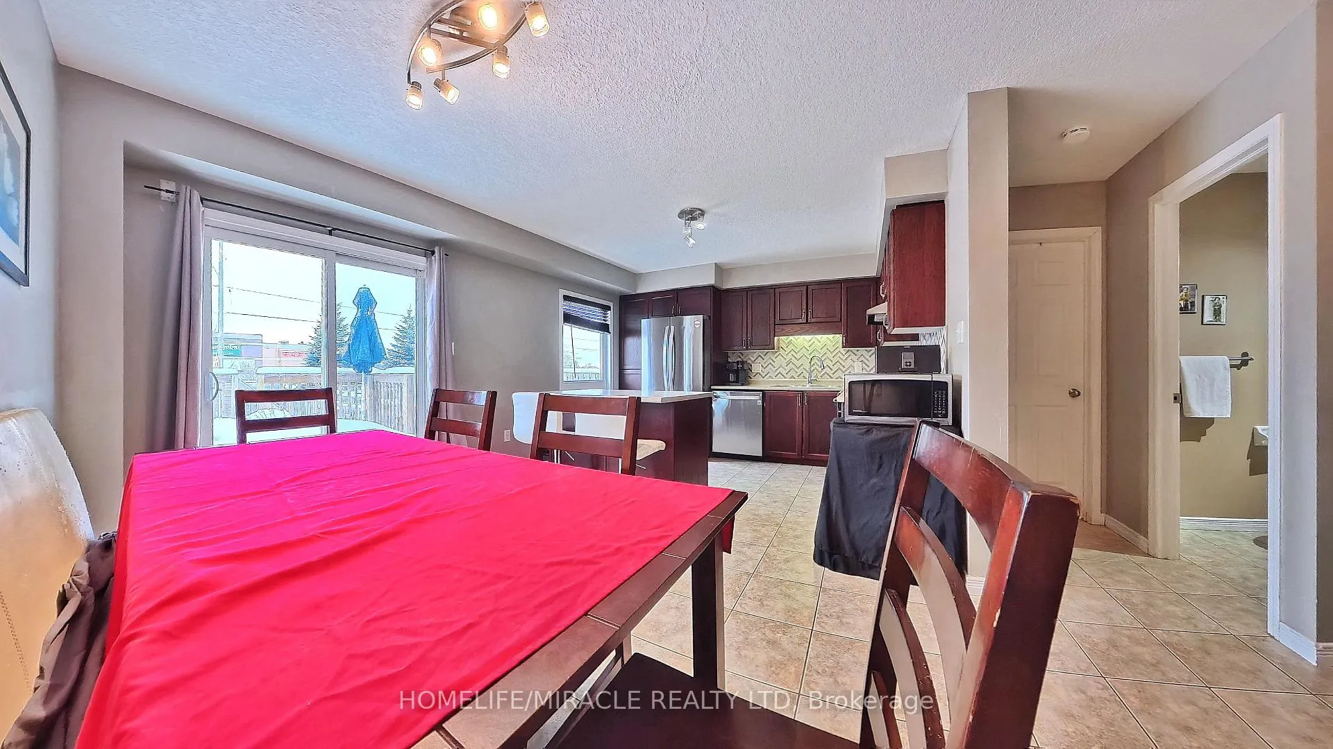 Photo 7 of 206 Westmeadow Drive, Kitchener — HOMEH