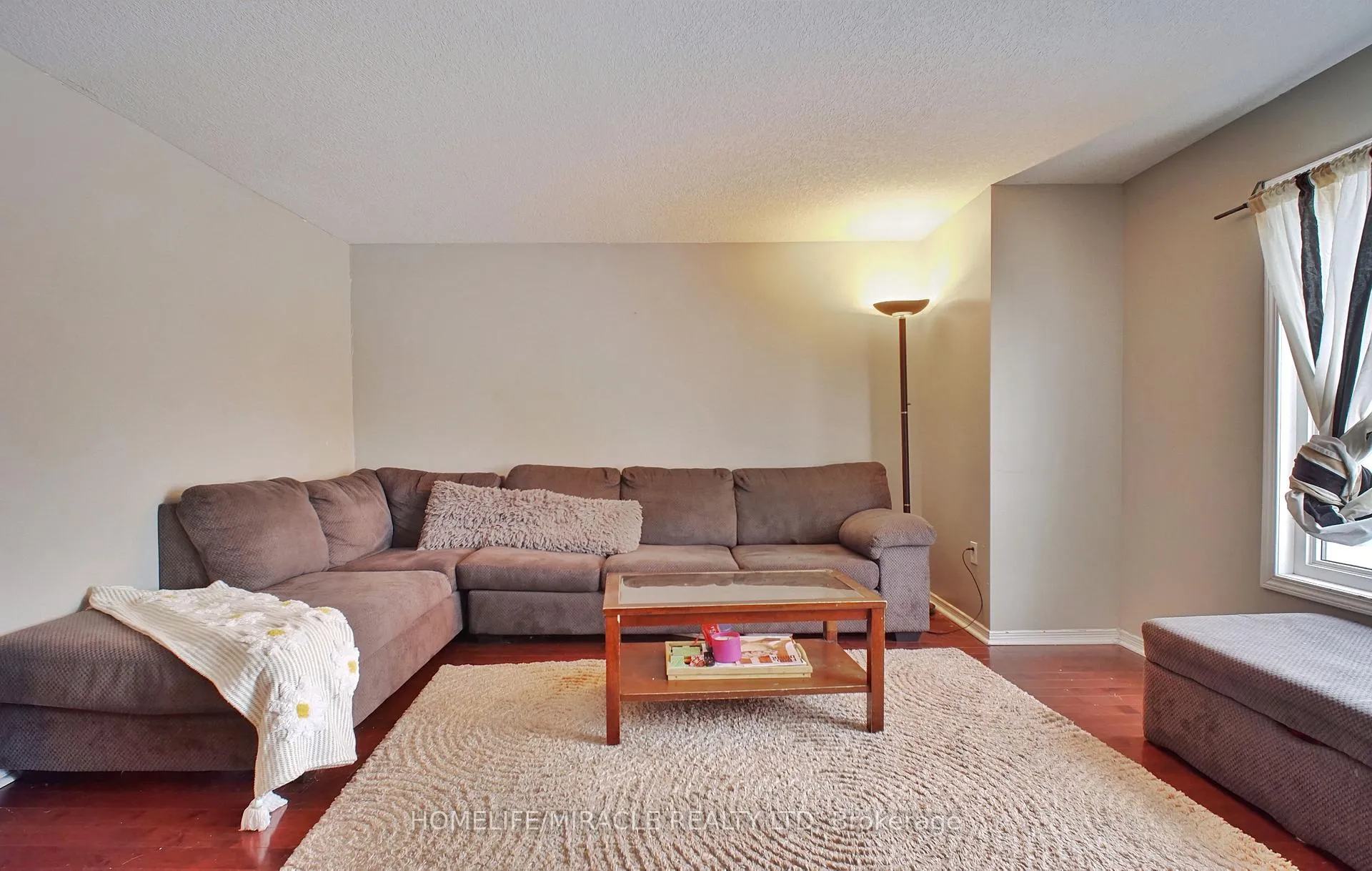 Photo 15 of 206 Westmeadow Drive, Kitchener — HOMEH