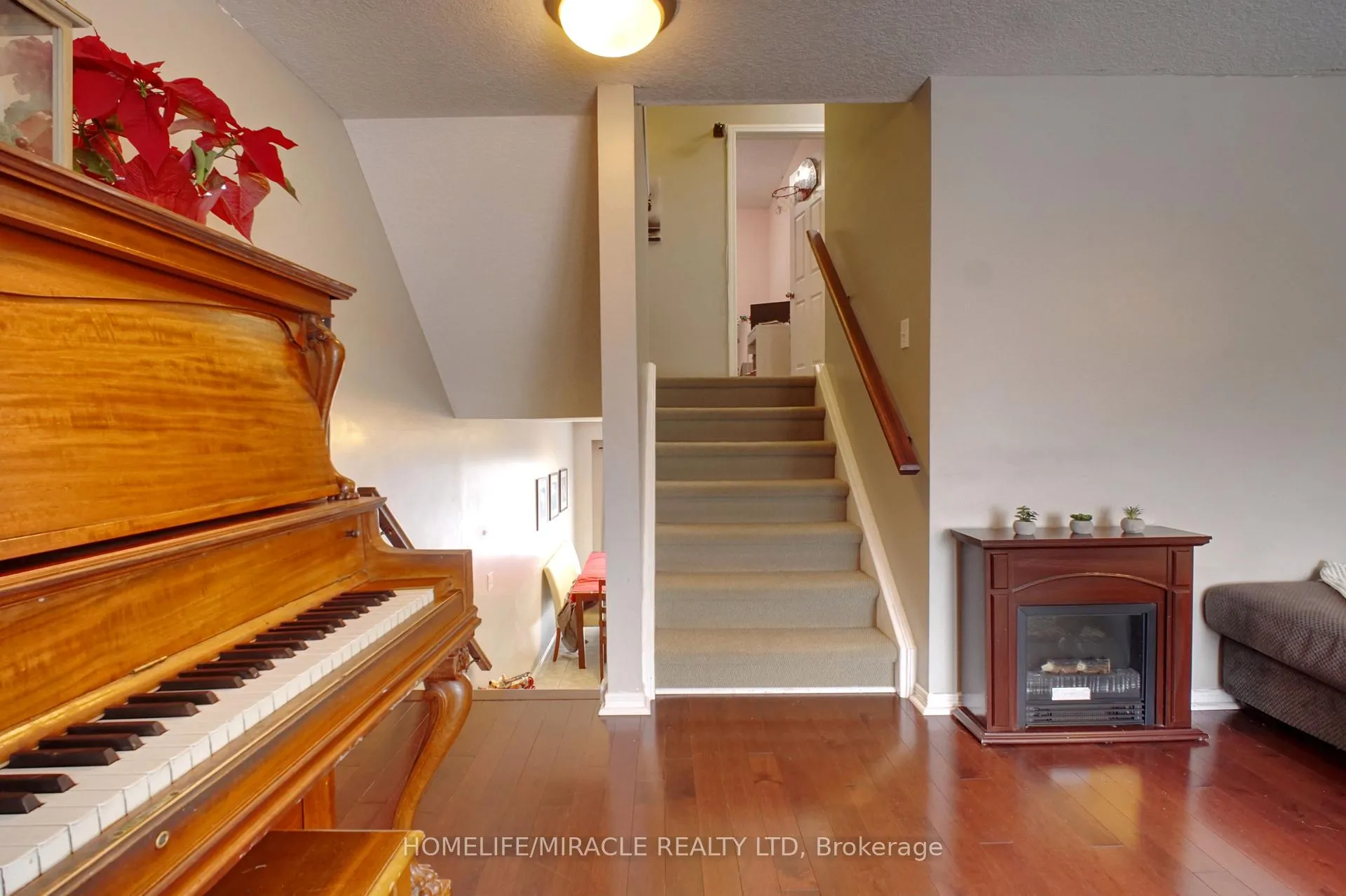 Photo 17 of 206 Westmeadow Drive, Kitchener — HOMEH