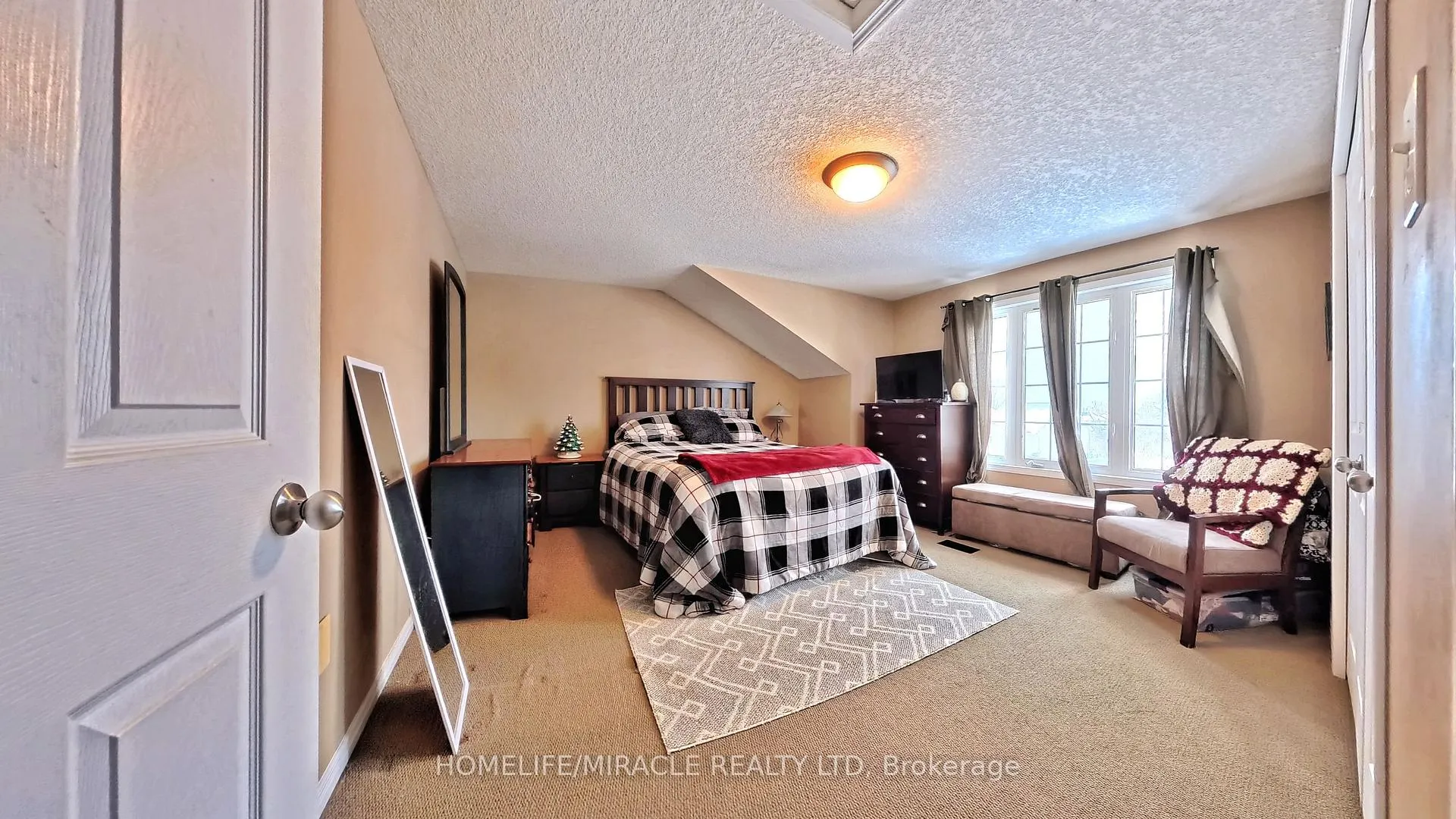Photo 24 of 206 Westmeadow Drive, Kitchener — HOMEH