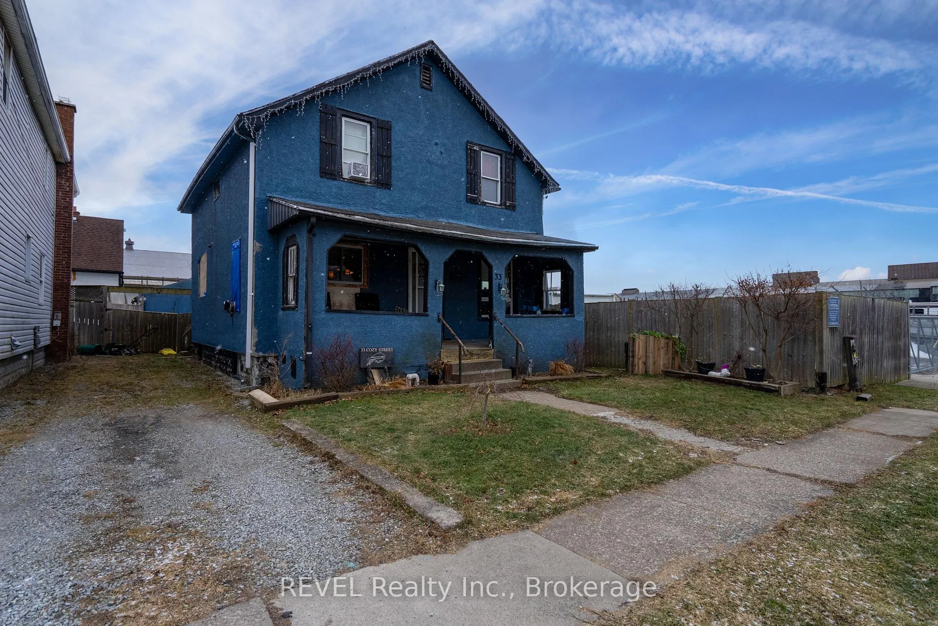 Front of 33 Cozy Street