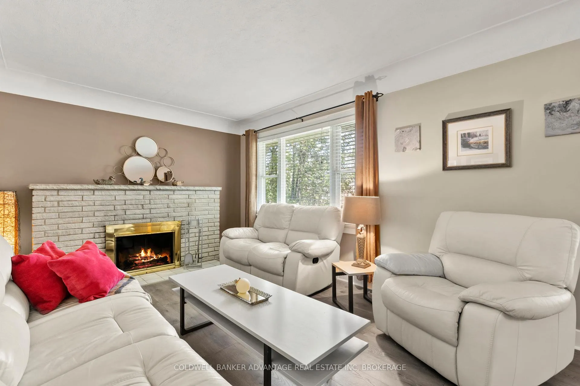 Photo 7 of 302 Main Street E, Grimsby, Grimsby East — HOMEH
