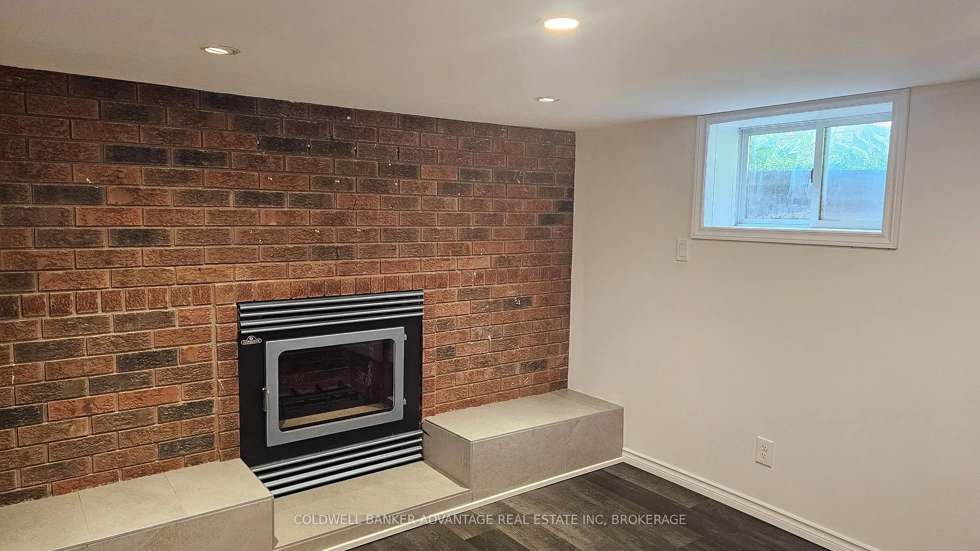 Photo 33 of 302 Main Street E, Grimsby, Grimsby East — HOMEH