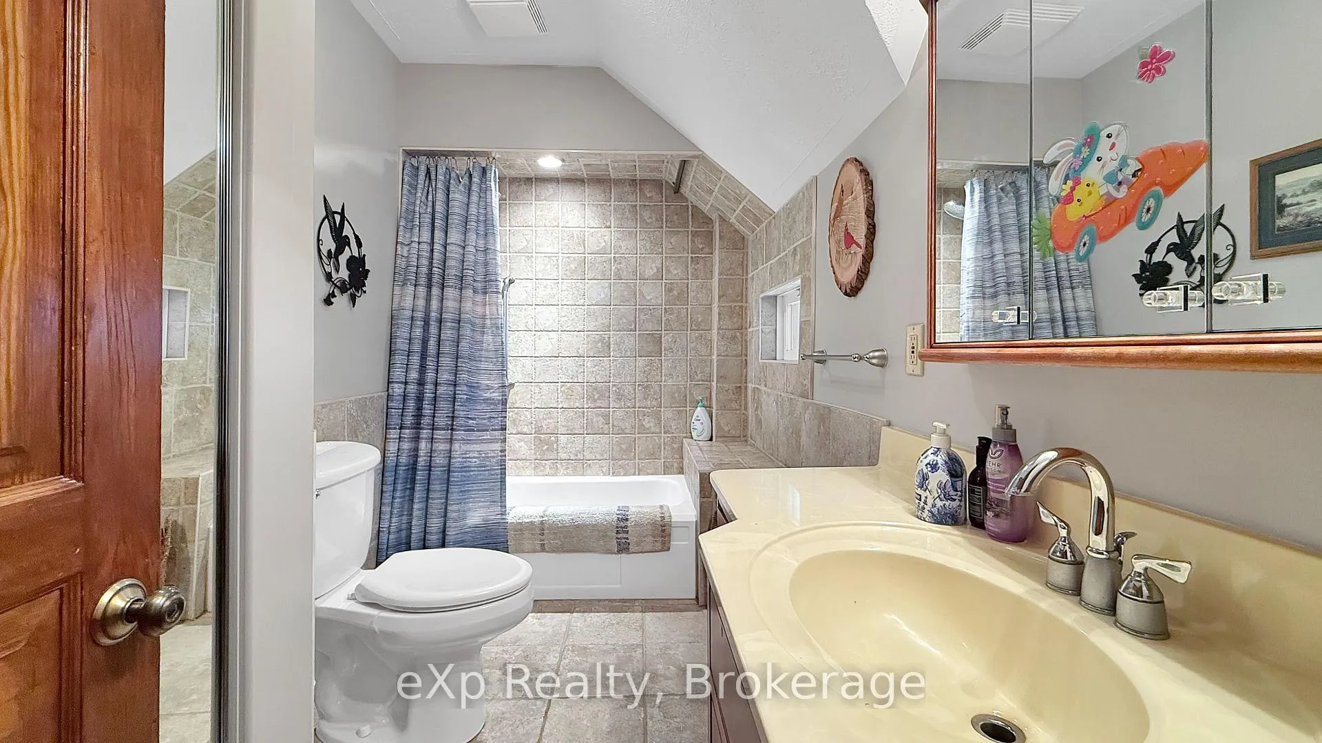 Photo 23 of 402191 Grey Road 4, West Grey — HOMEH