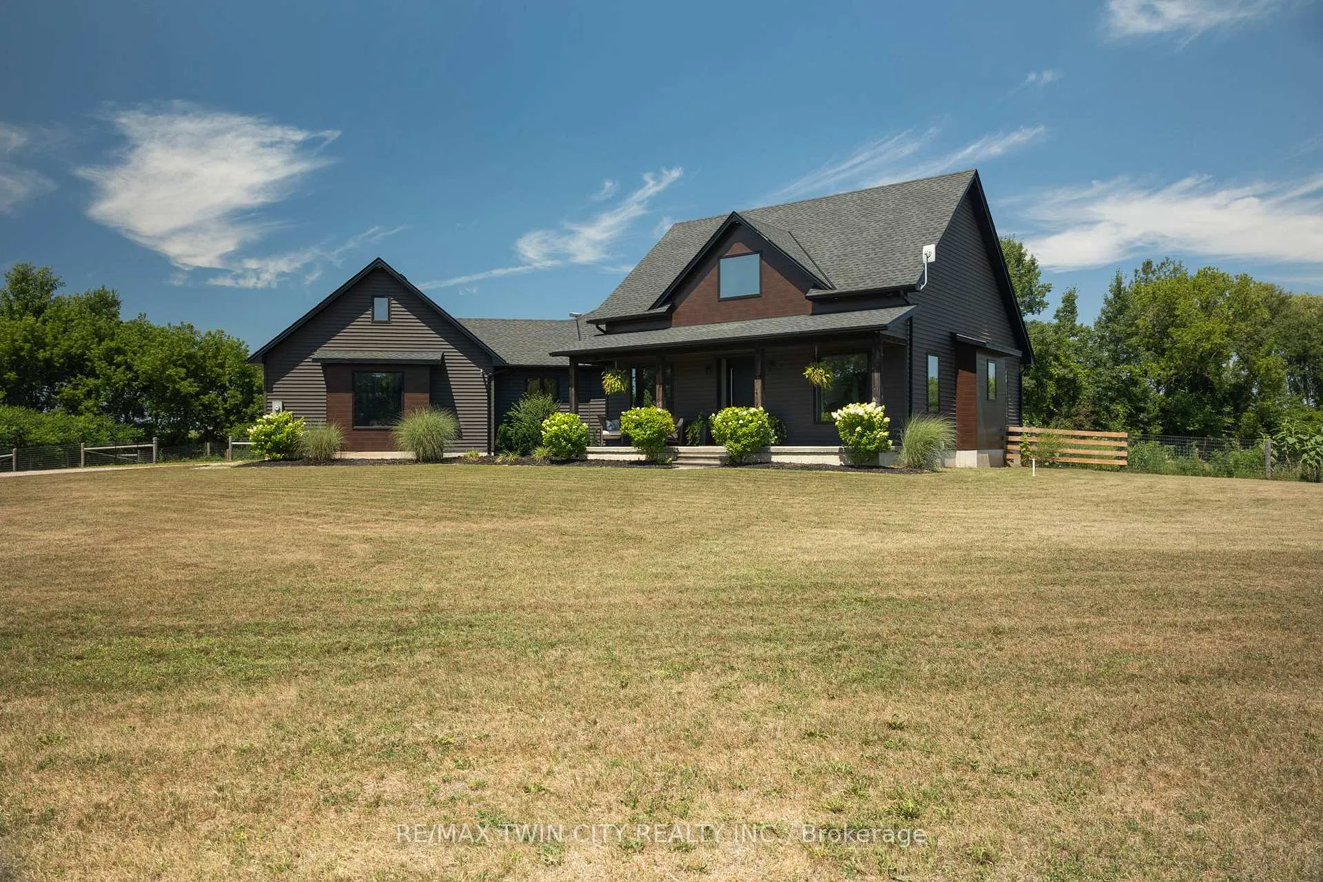 Photo 1 of 16 Forman Street, Brant, Oakland — HOMEH