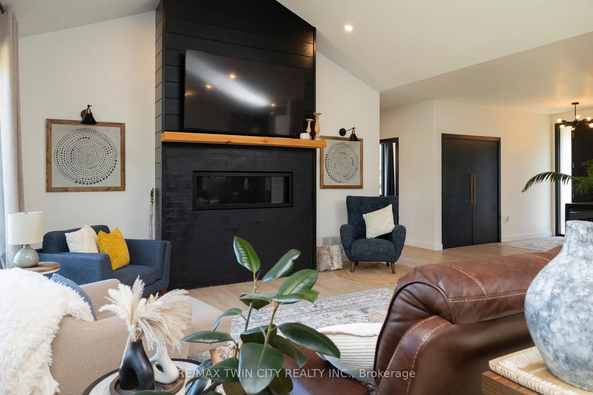 Photo 9 of 16 Forman Street, Brant, Oakland — HOMEH