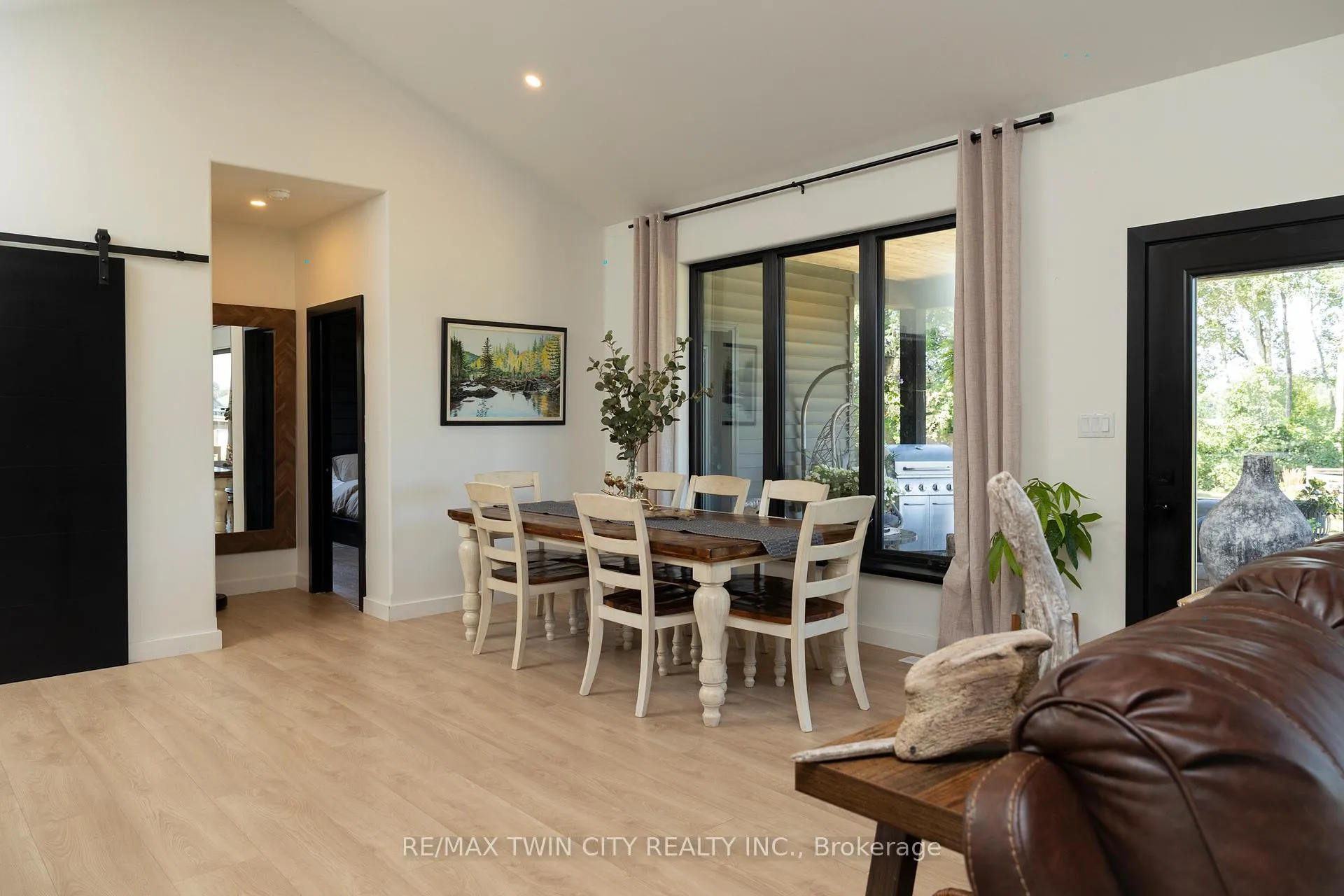 Photo 12 of 16 Forman Street, Brant, Oakland — HOMEH