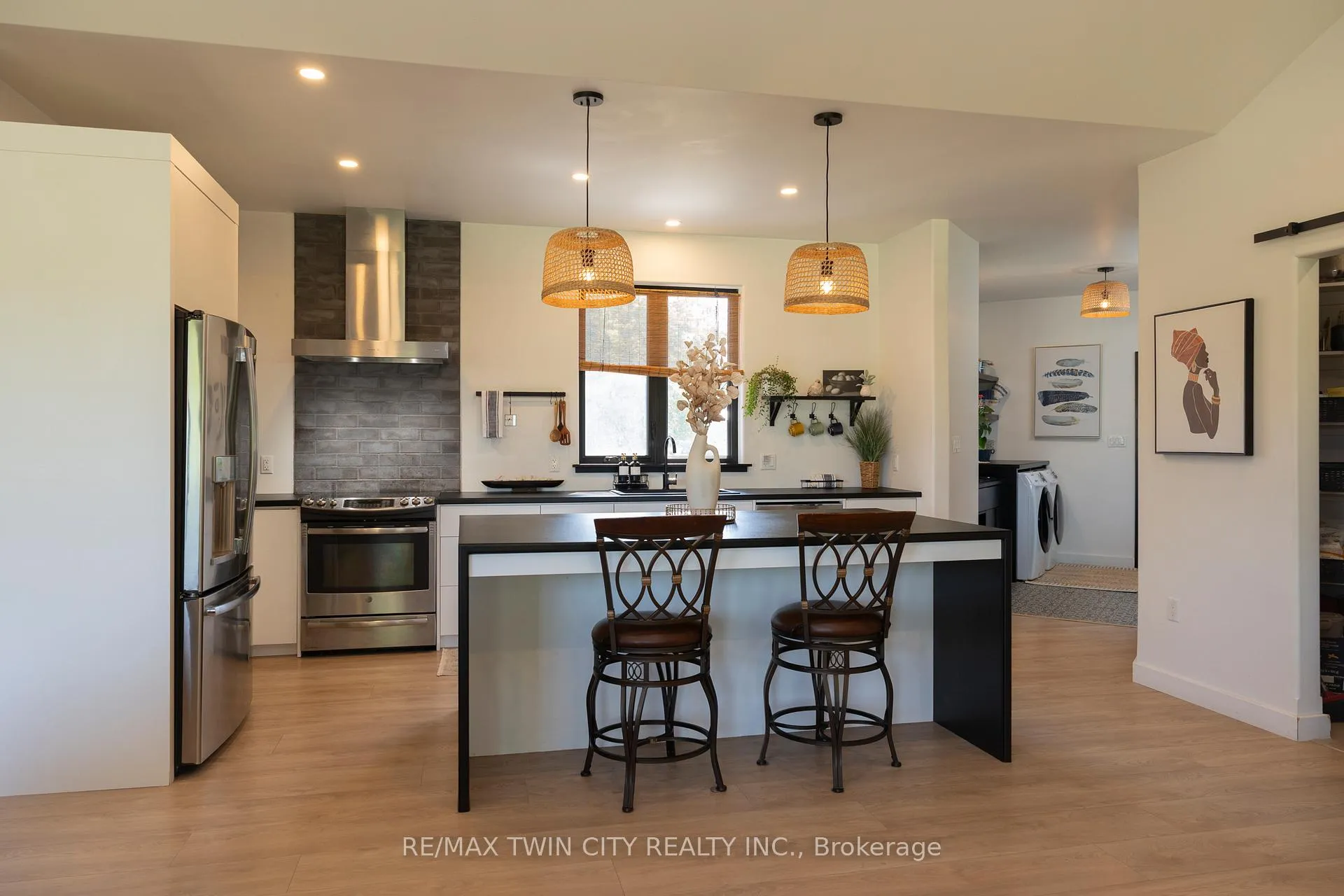 Photo 13 of 16 Forman Street, Brant, Oakland — HOMEH